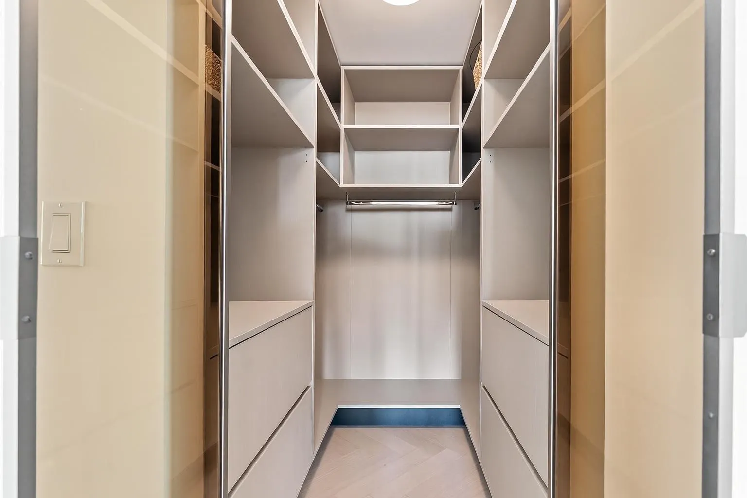 705 1342 Johnston Road