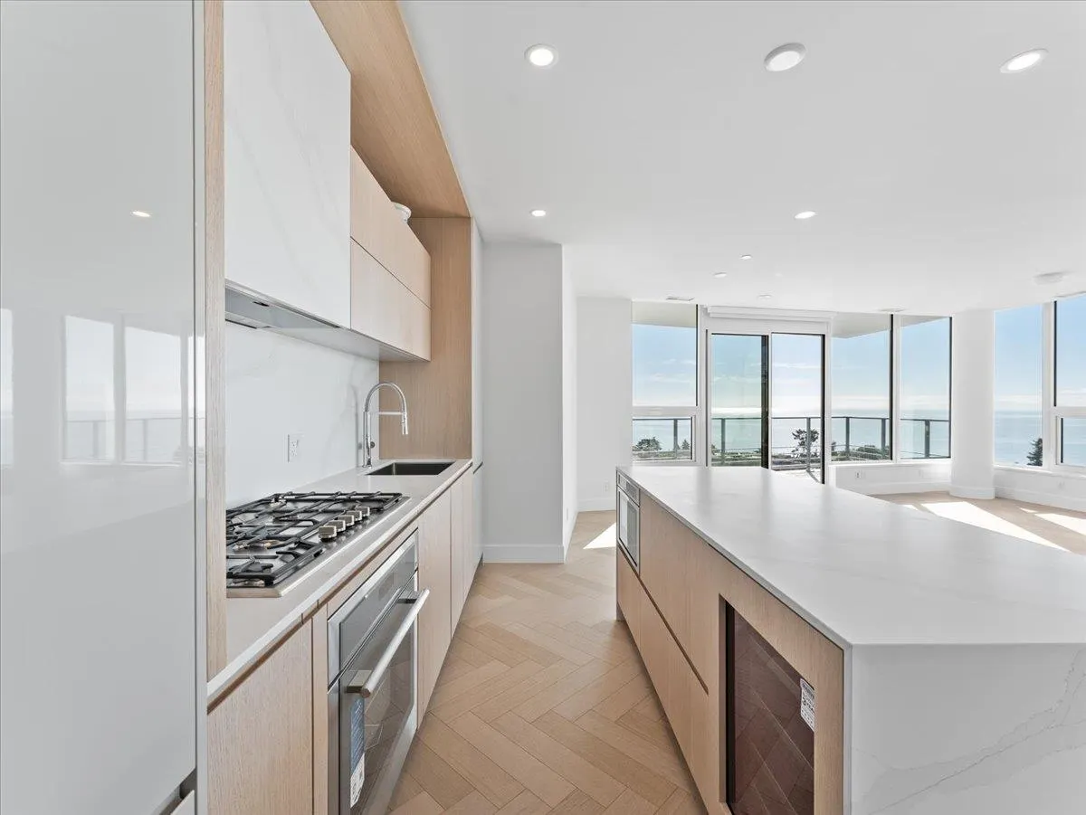 705 1342 Johnston Road