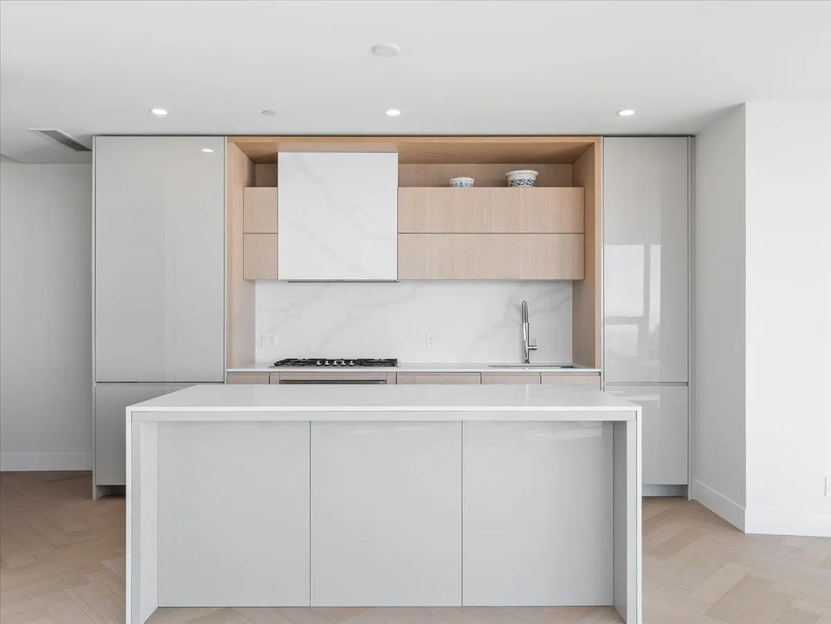 705 1342 Johnston Road