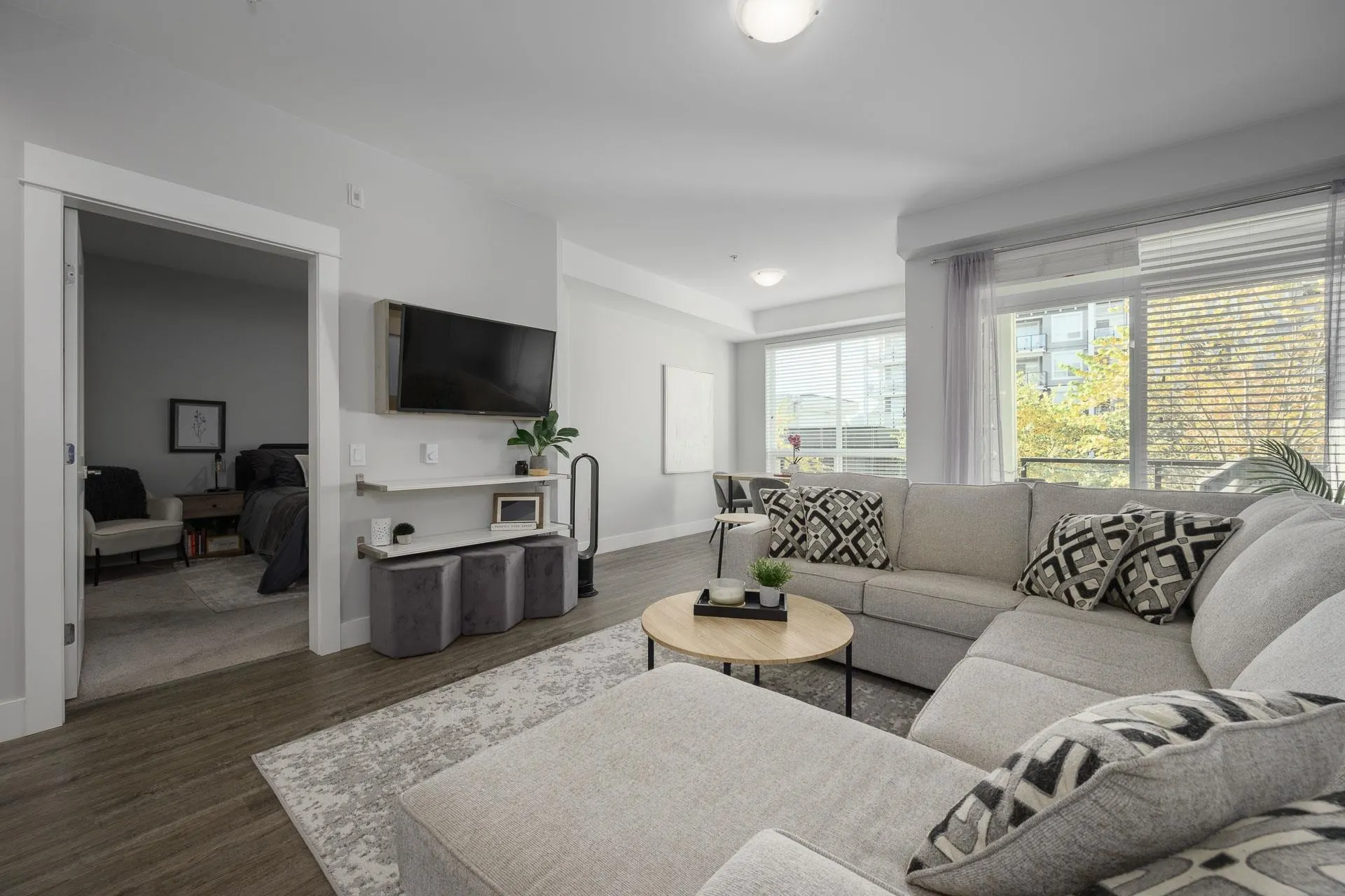 3313 2180 Kelly Avenue