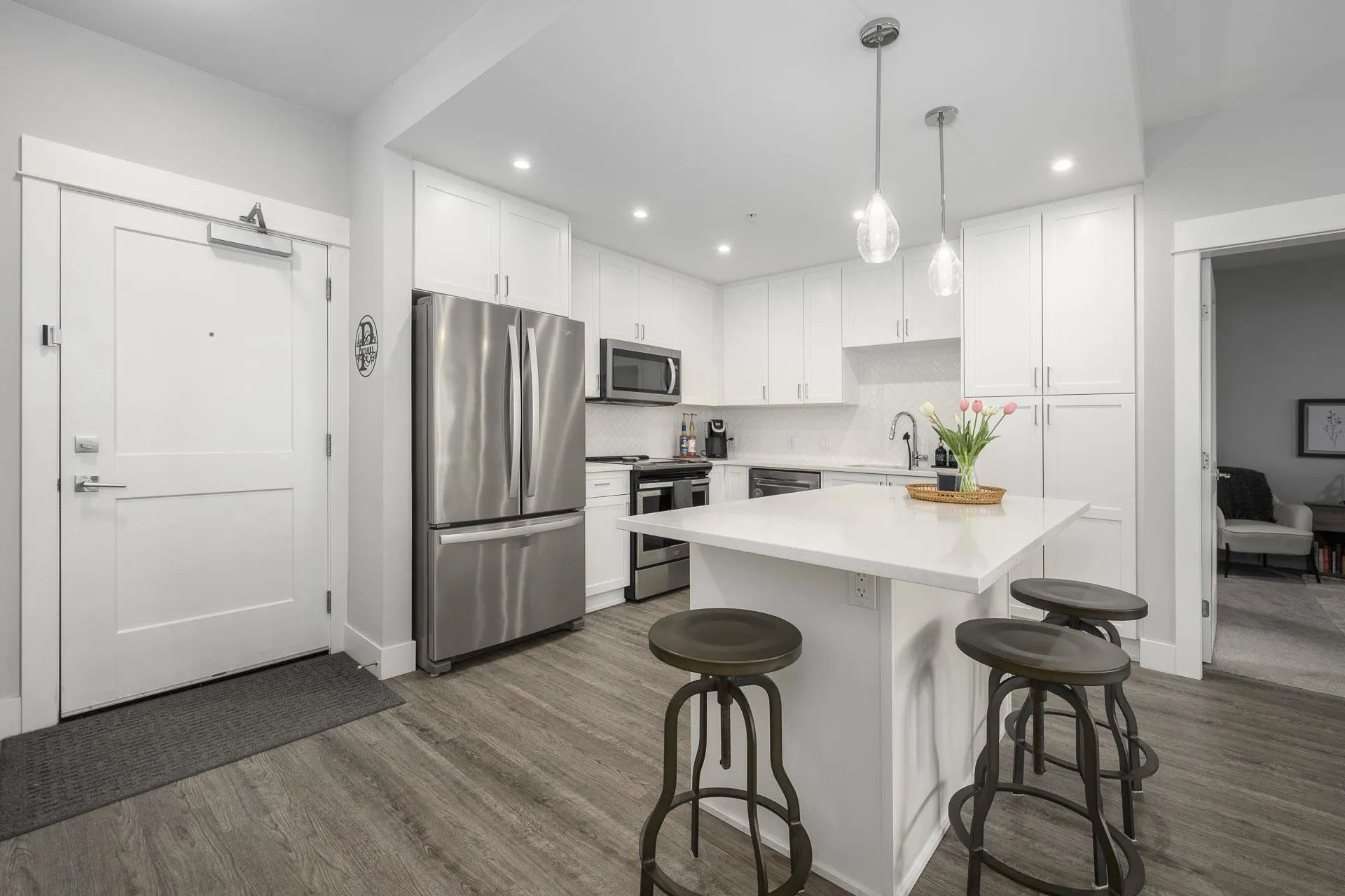 3313 2180 Kelly Avenue