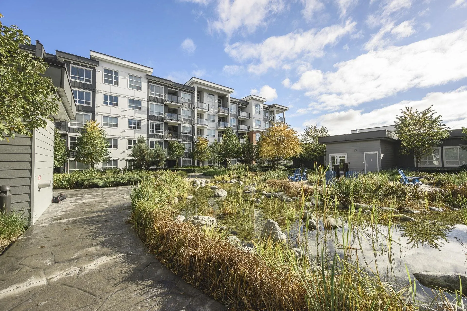 3313 2180 Kelly Avenue