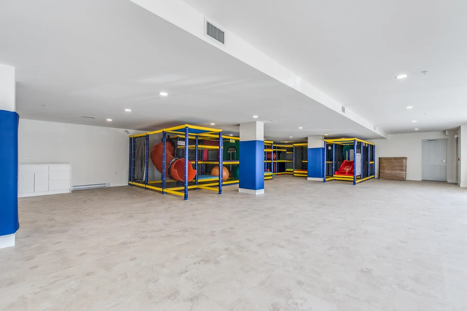 3313 2180 Kelly Avenue