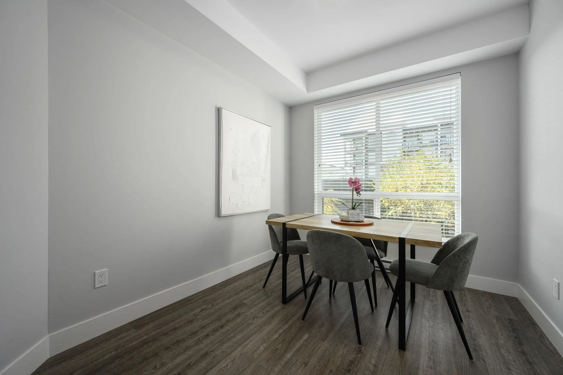 3313 2180 Kelly Avenue