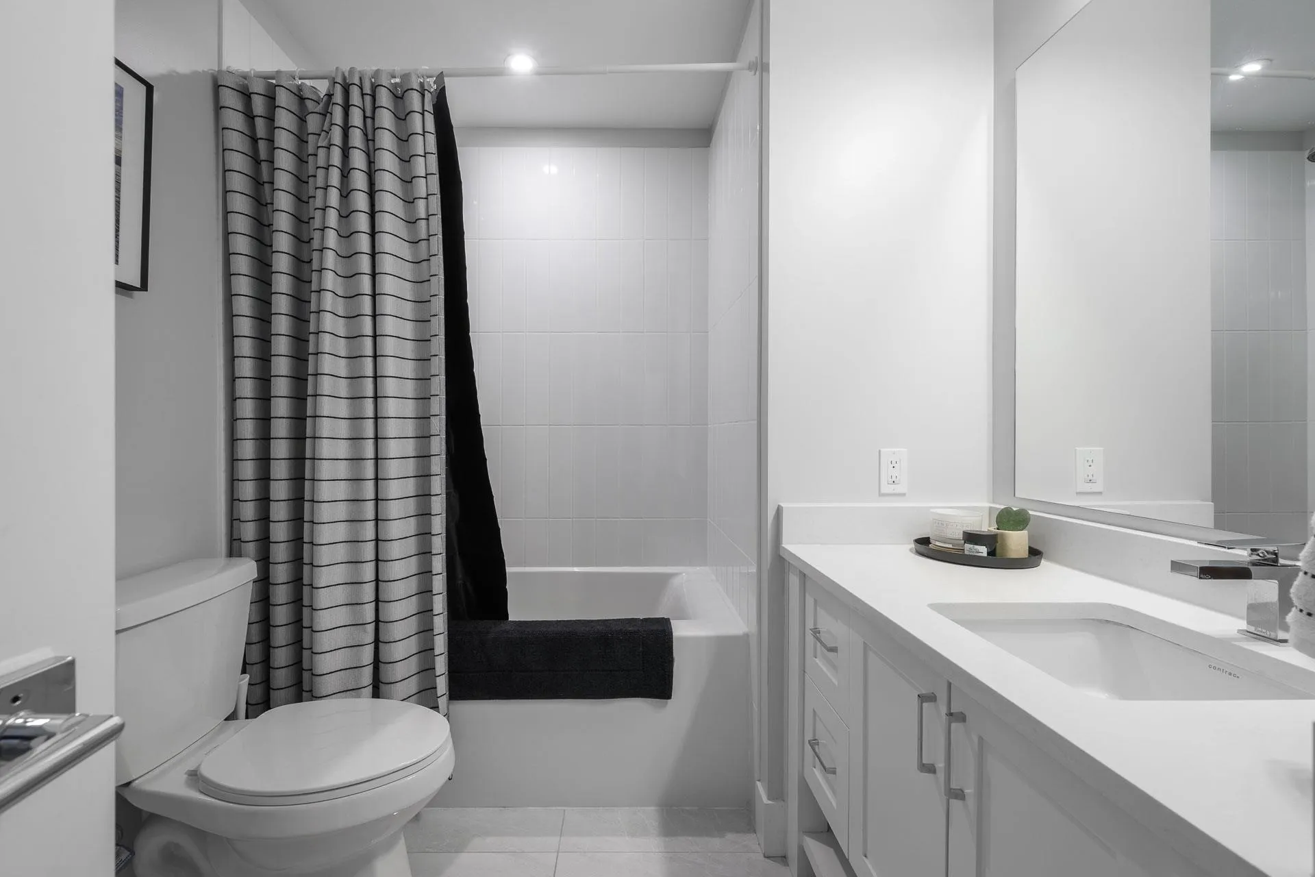 3313 2180 Kelly Avenue