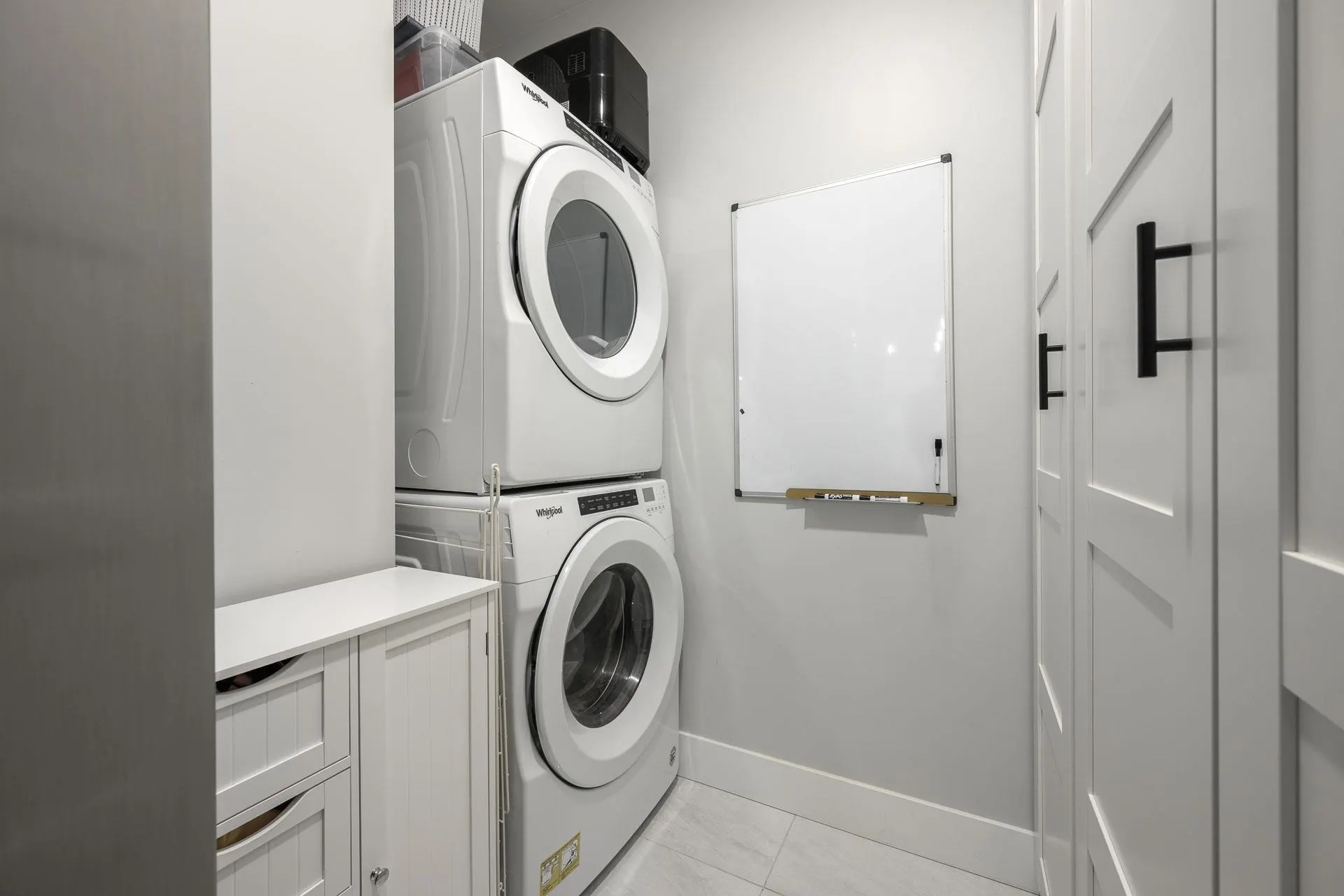 3313 2180 Kelly Avenue