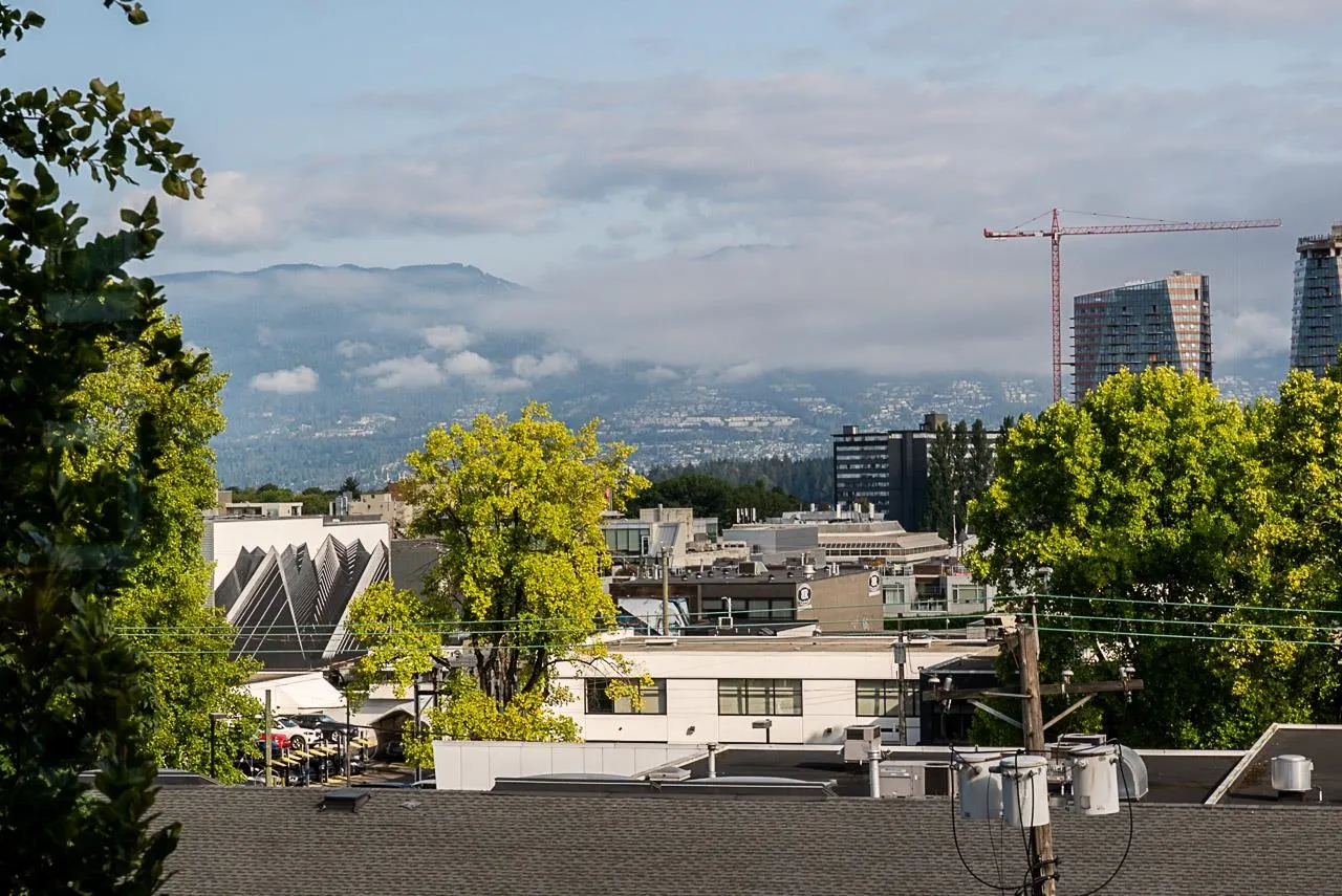 410 2201 Pine Street