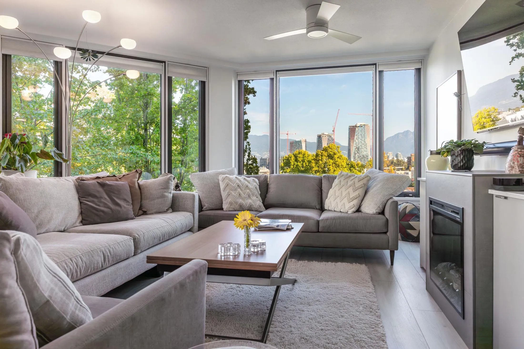 410 2201 Pine Street