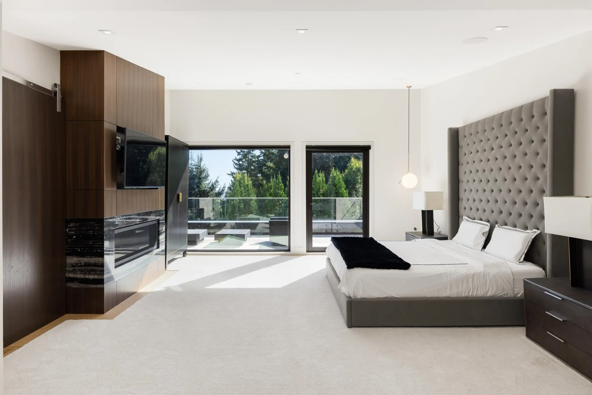 1050 King Georges Way