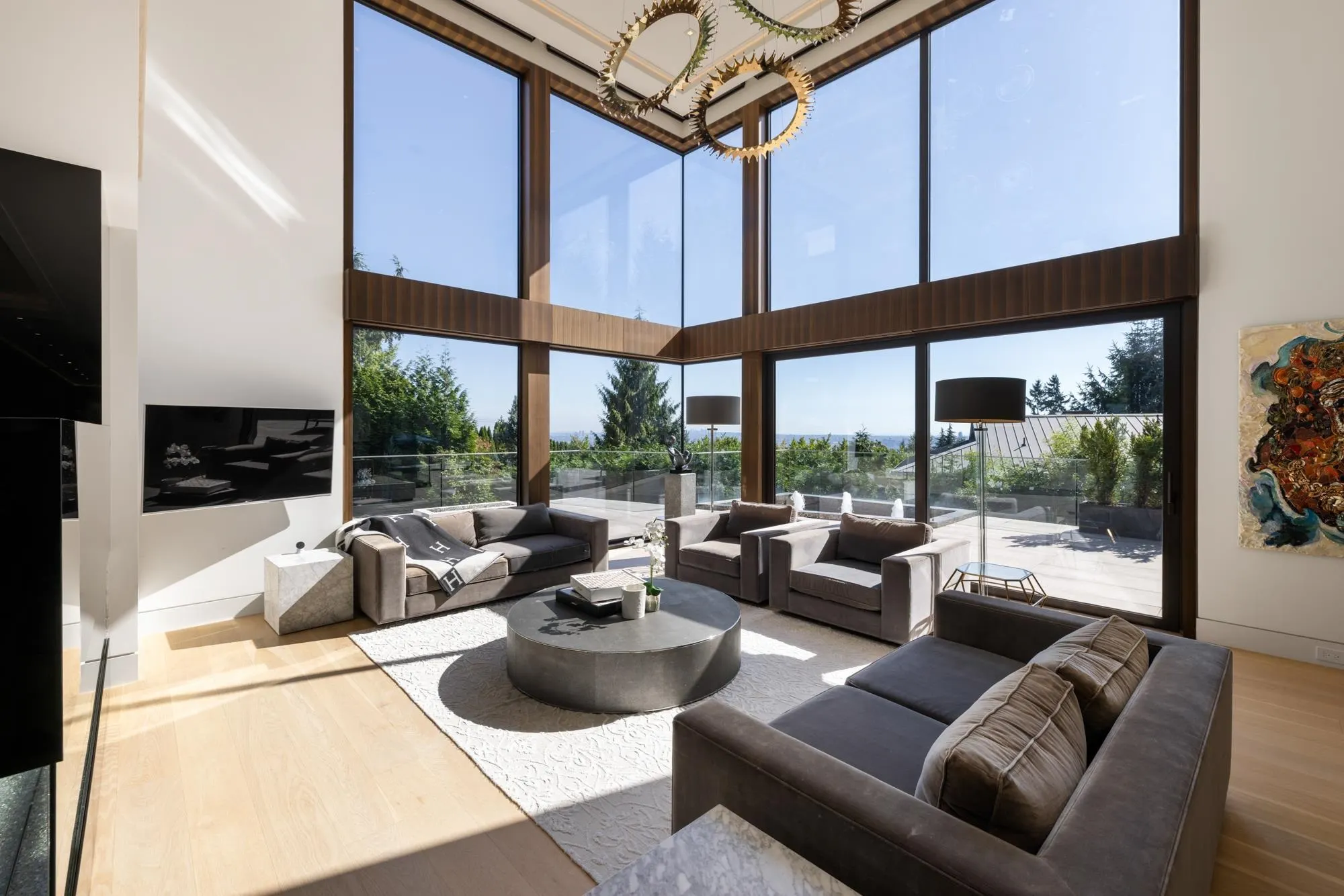 1050 King Georges Way