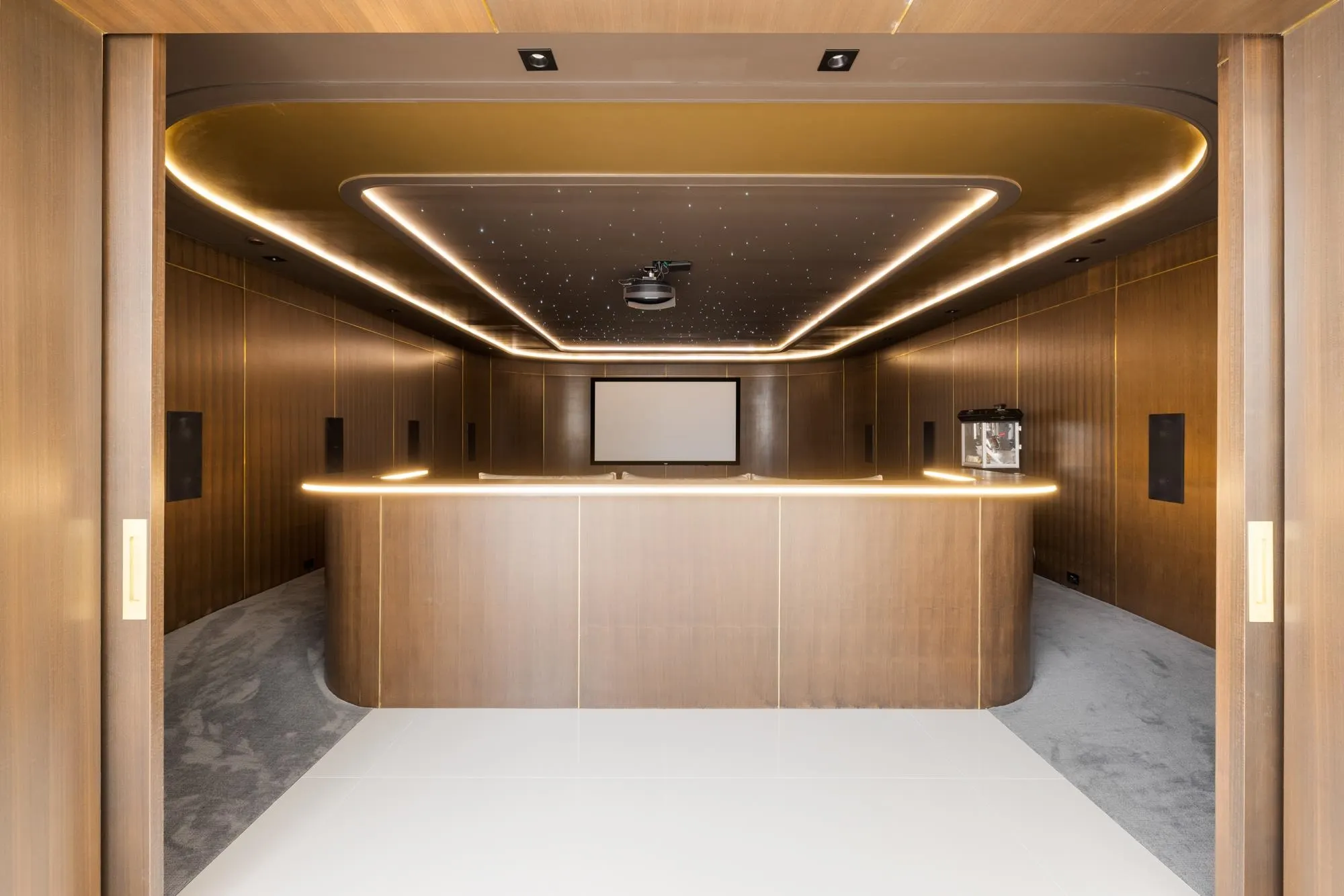 1050 King Georges Way