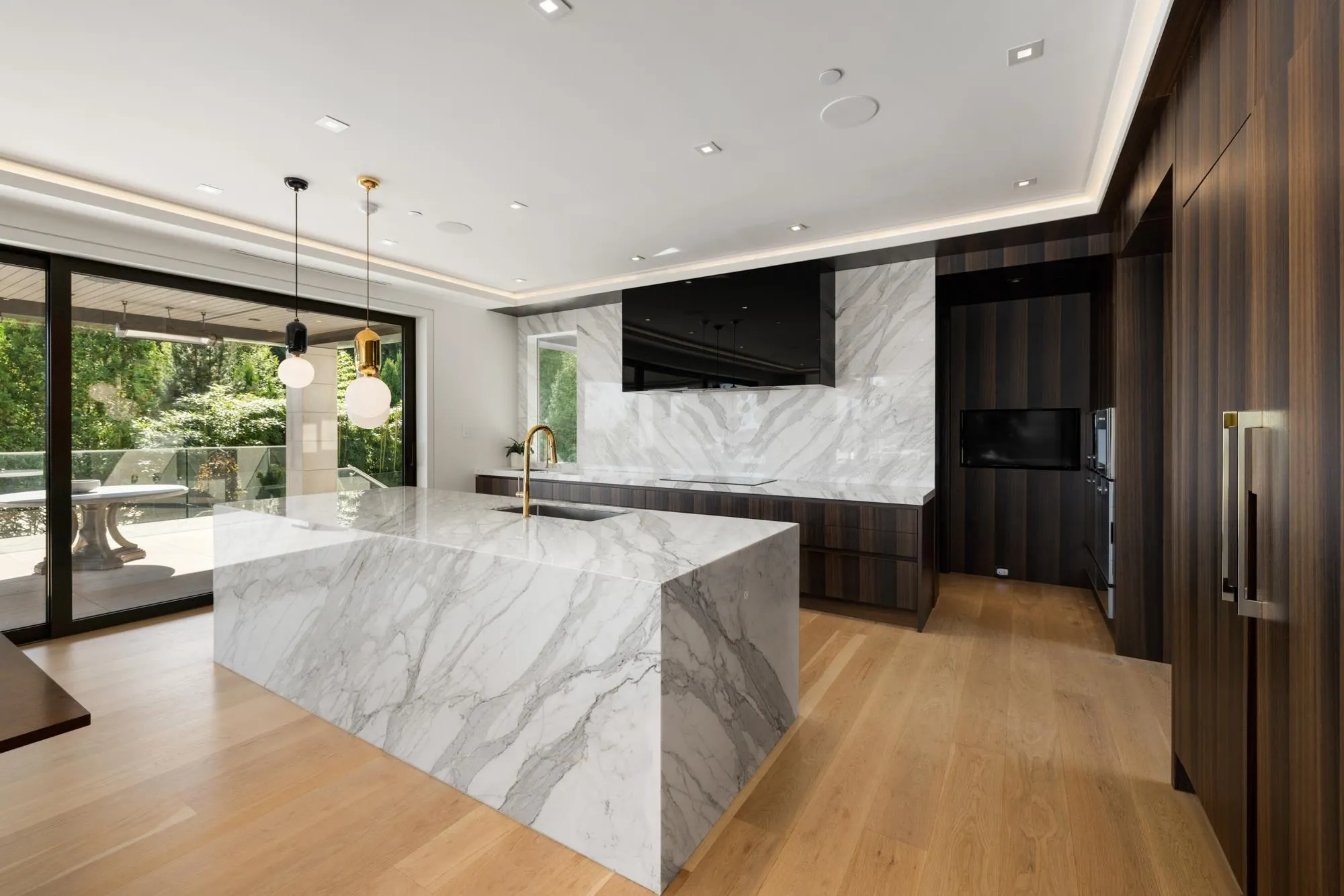 1050 King Georges Way