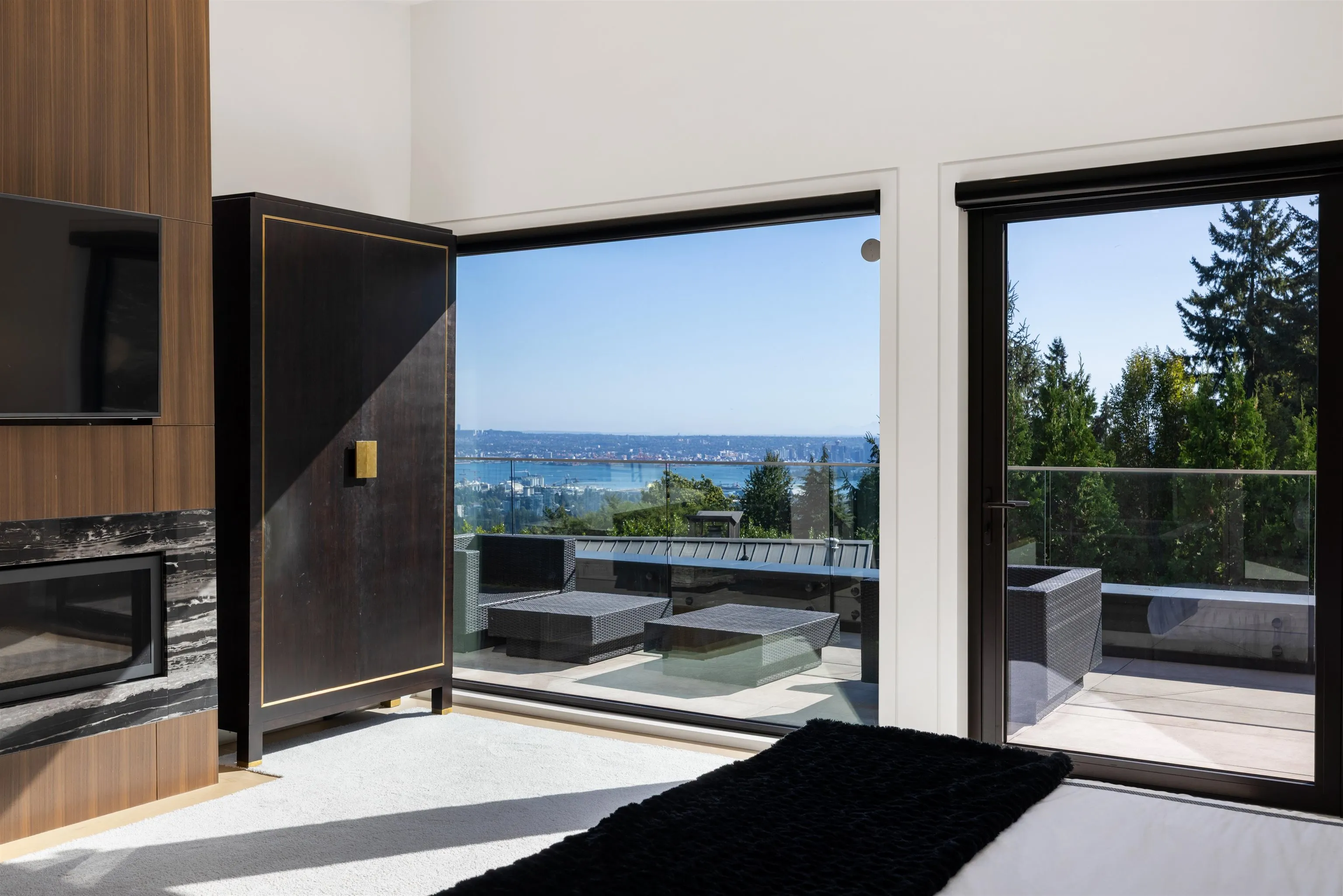 1050 King Georges Way