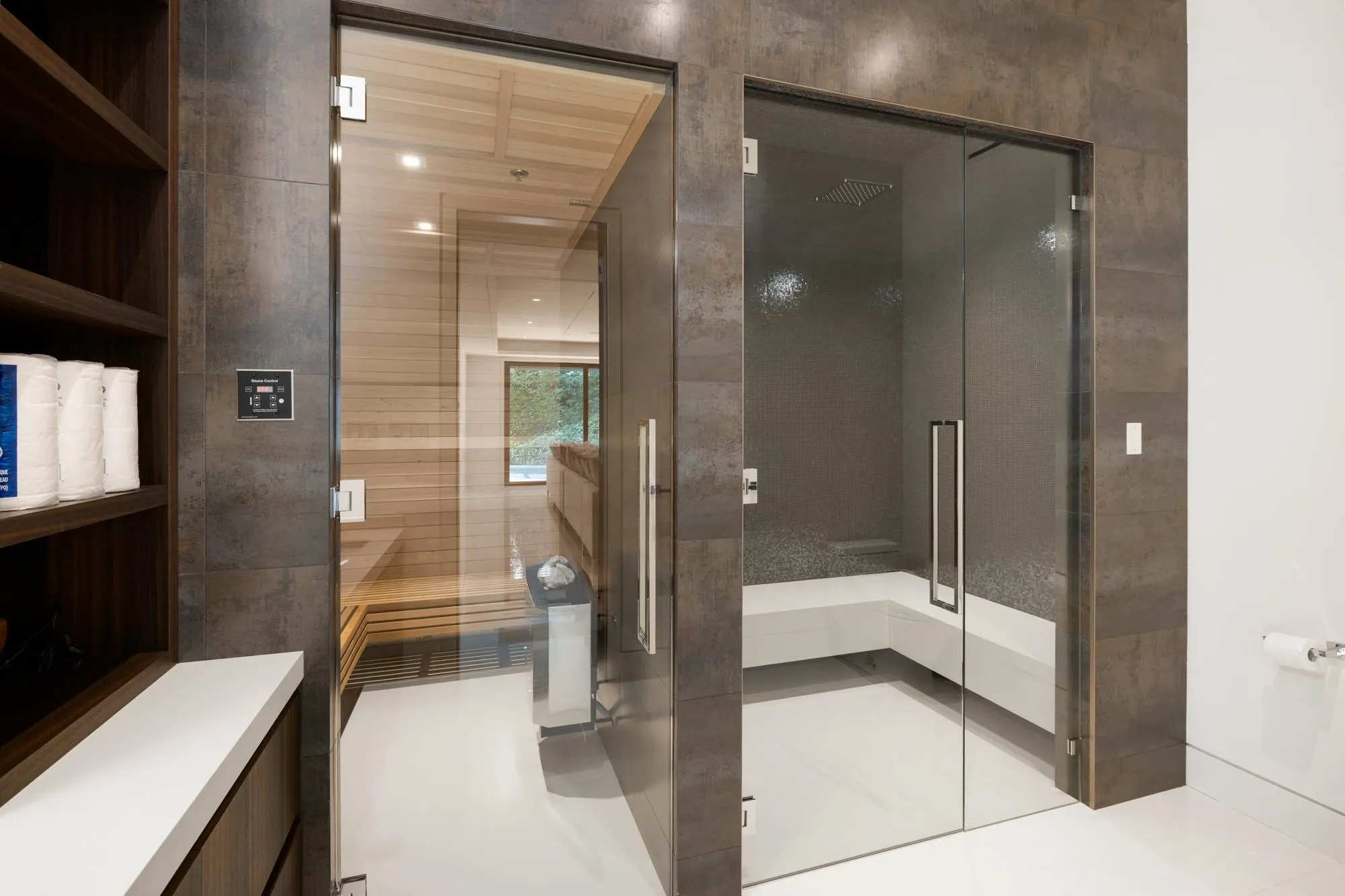 1050 King Georges Way