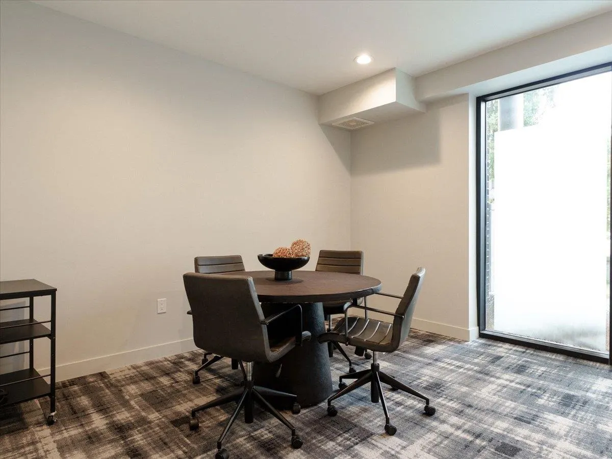 119 750 Dogwood Street