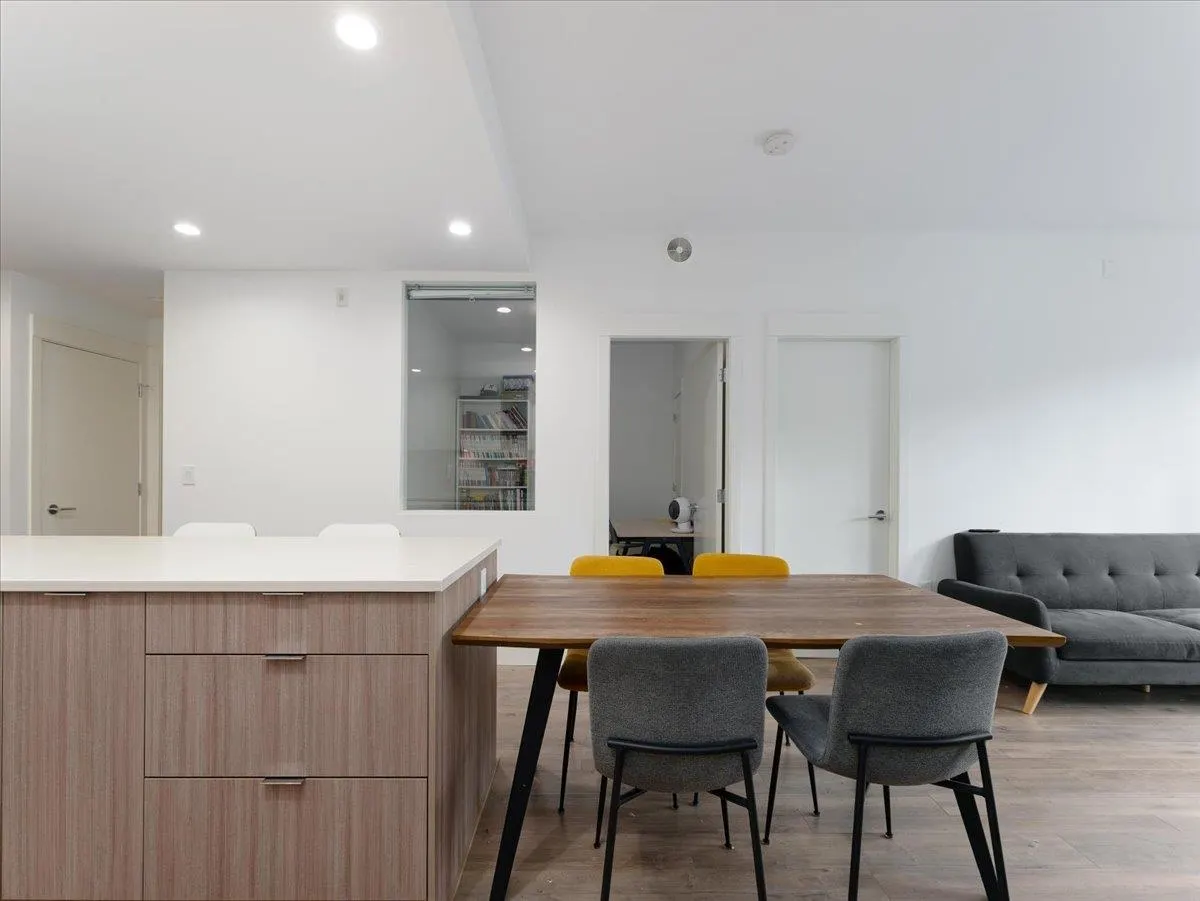 119 750 Dogwood Street