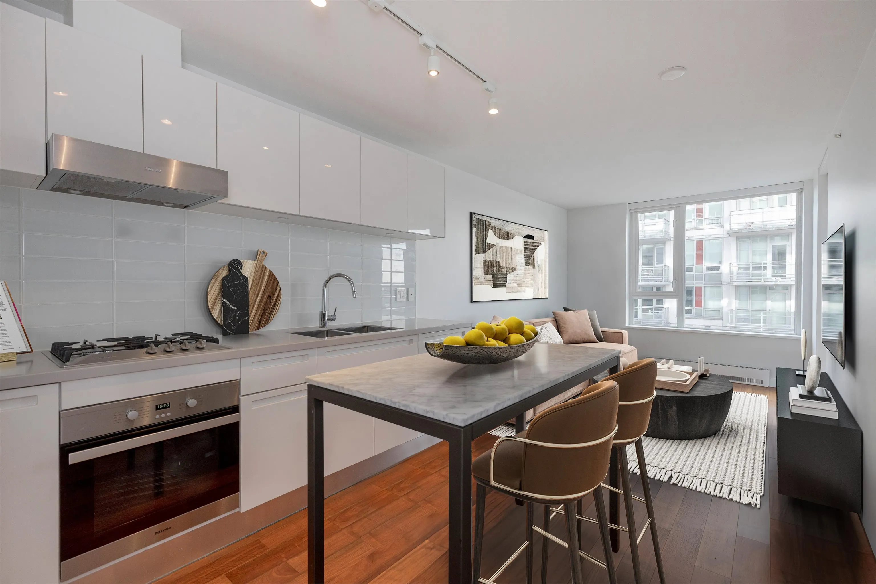 1201 188 Keefer Street