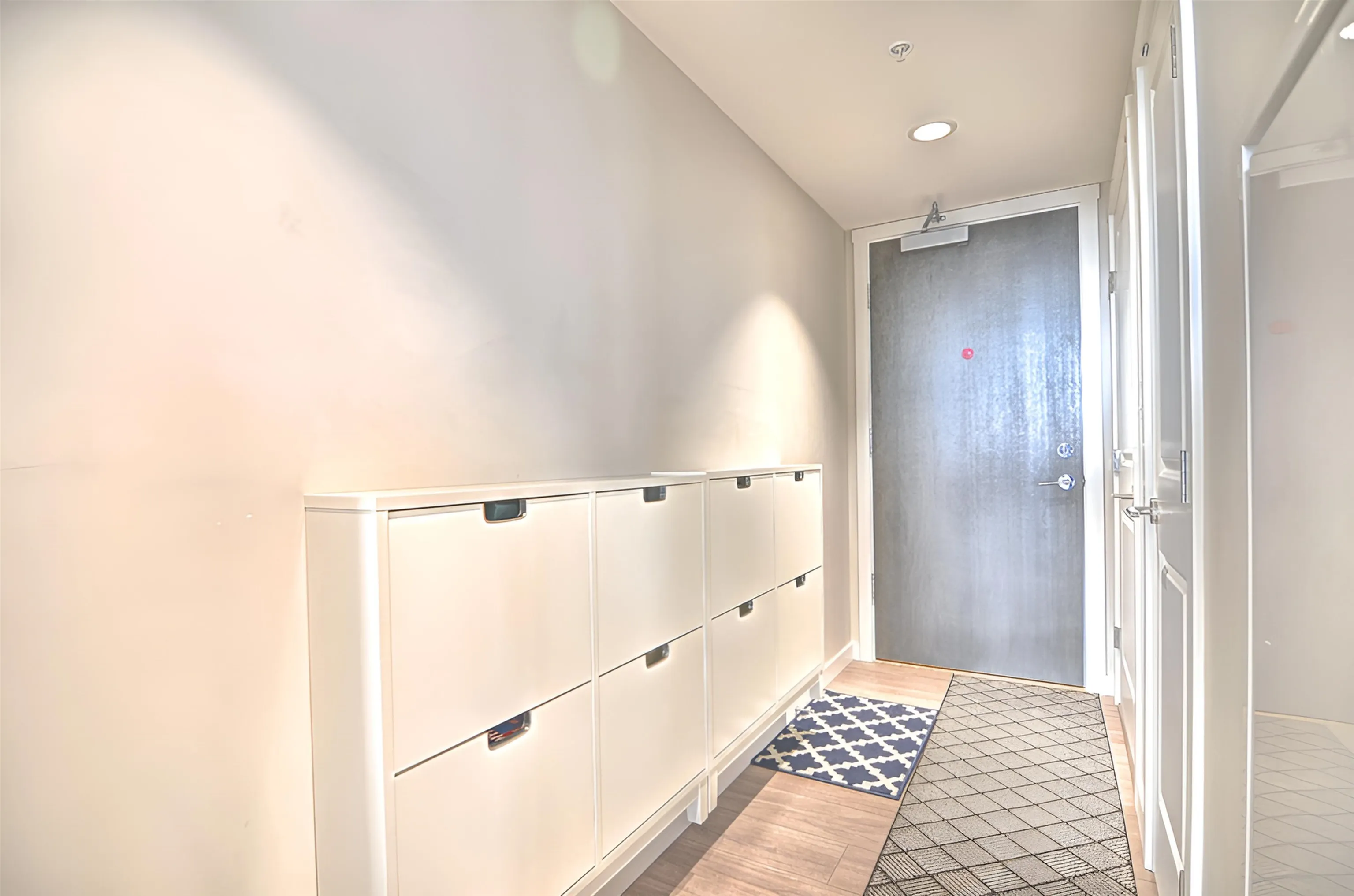 2405 1182 Westwood Street