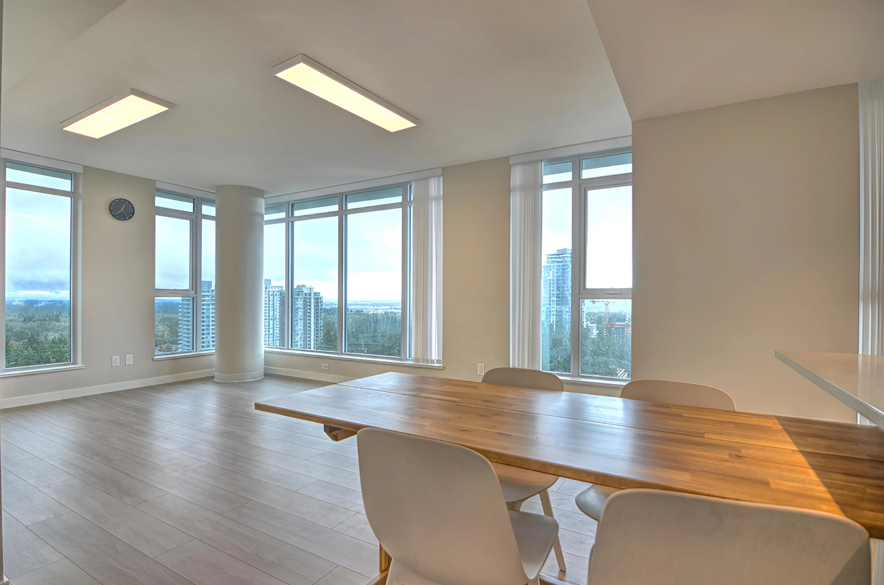 2405 1182 Westwood Street