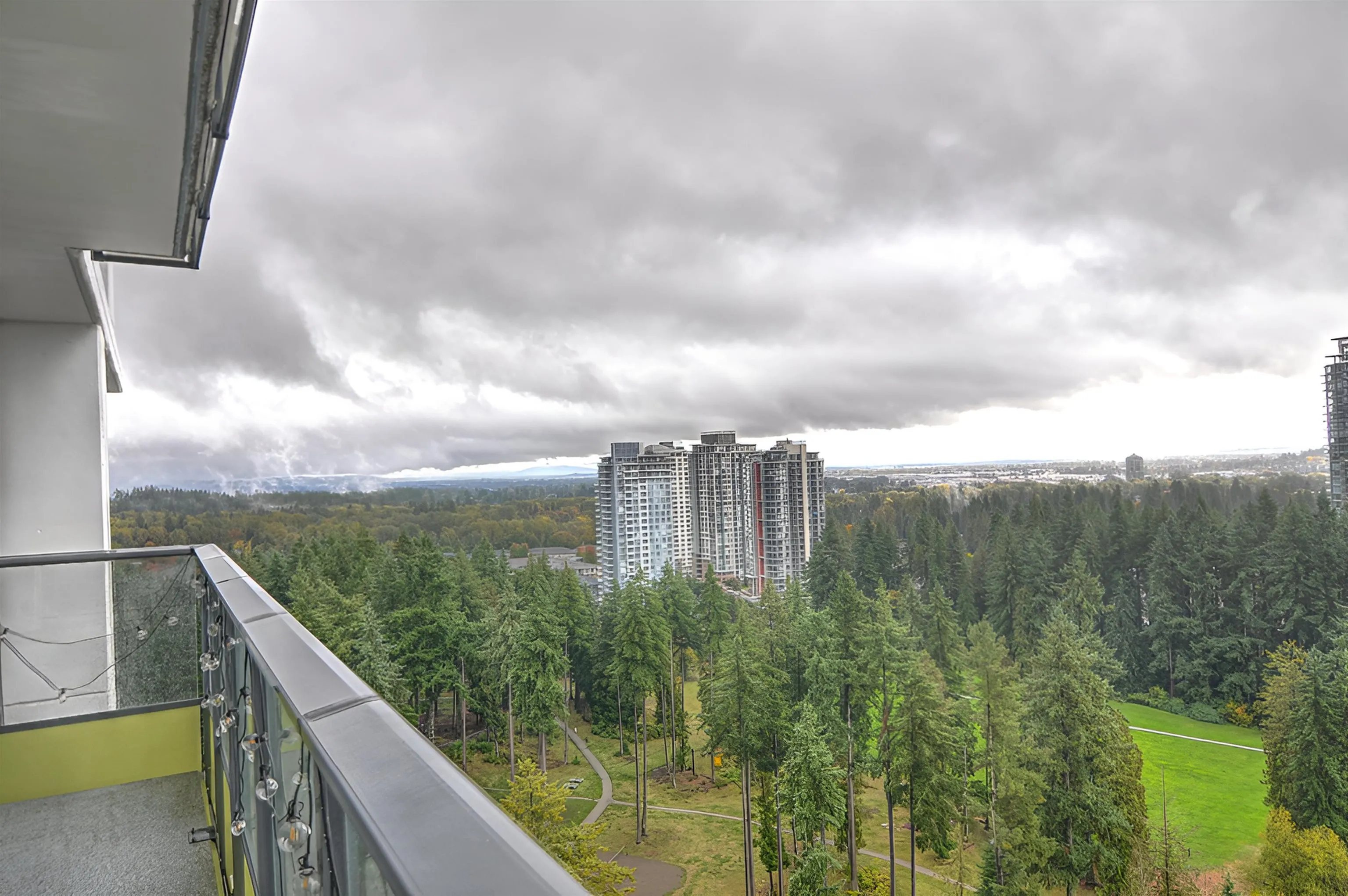 2405 1182 Westwood Street