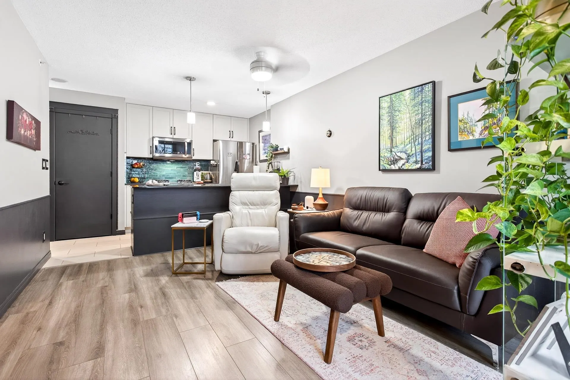 1101 7178 Collier Street