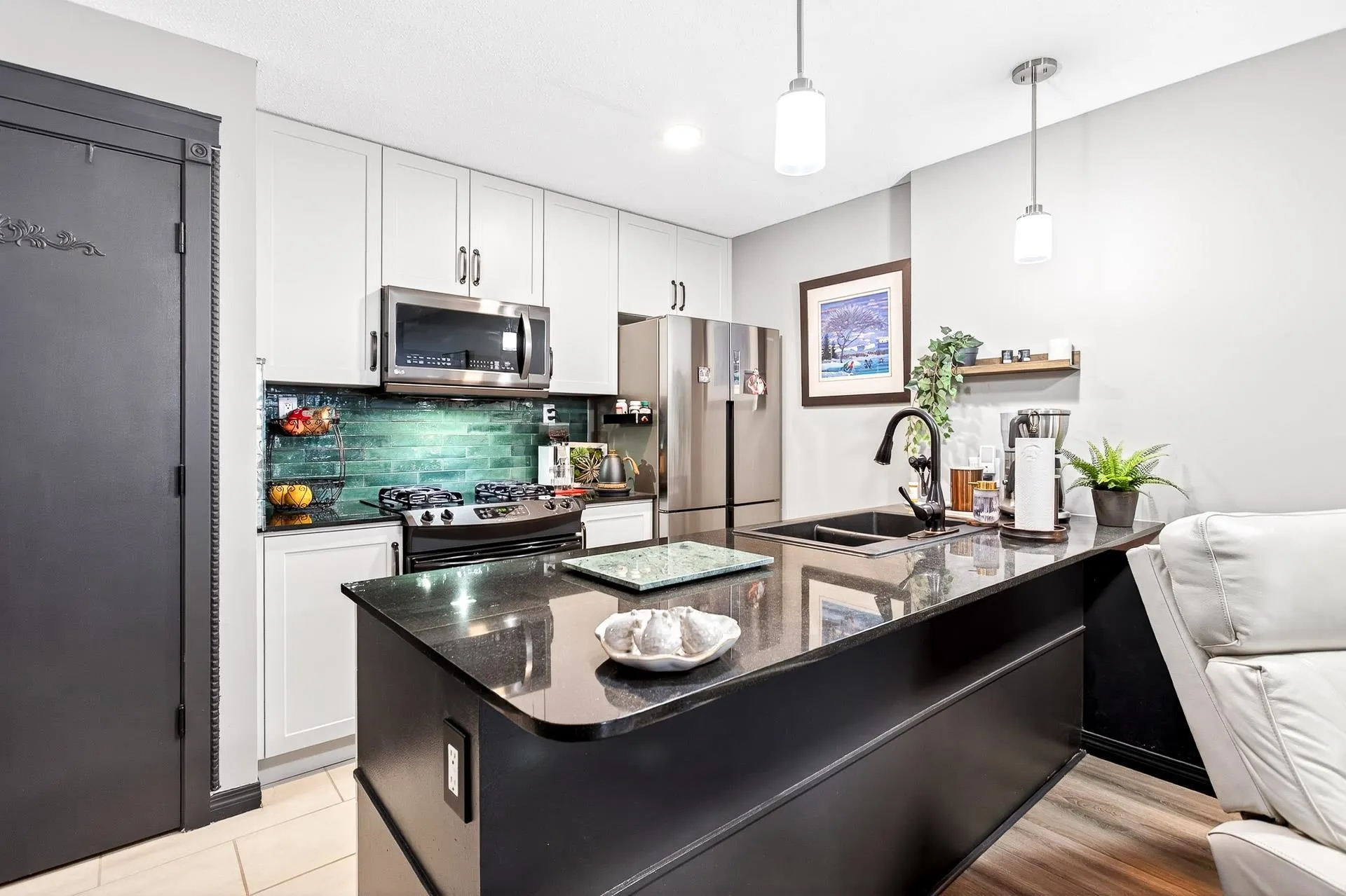 1101 7178 Collier Street