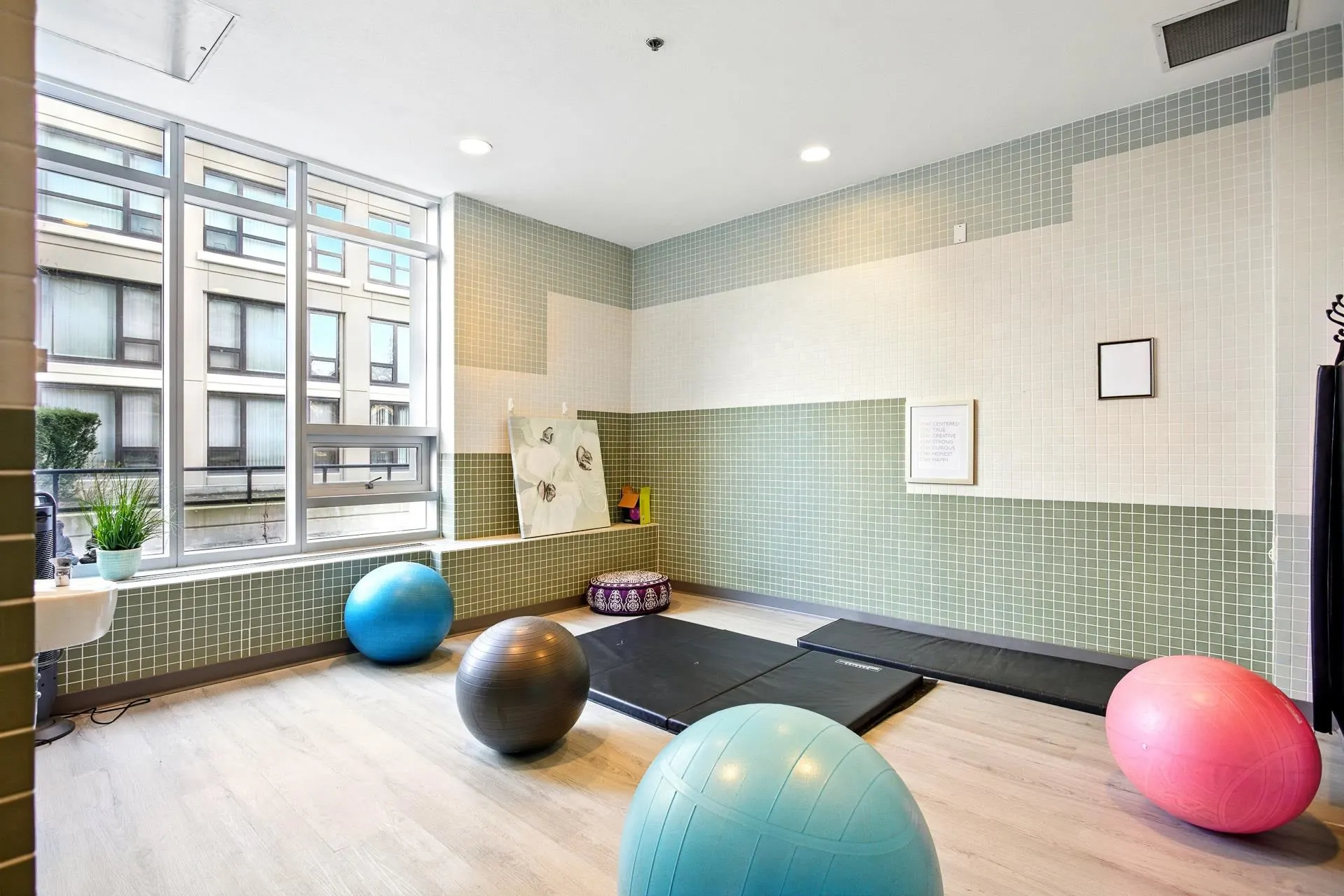 1101 7178 Collier Street