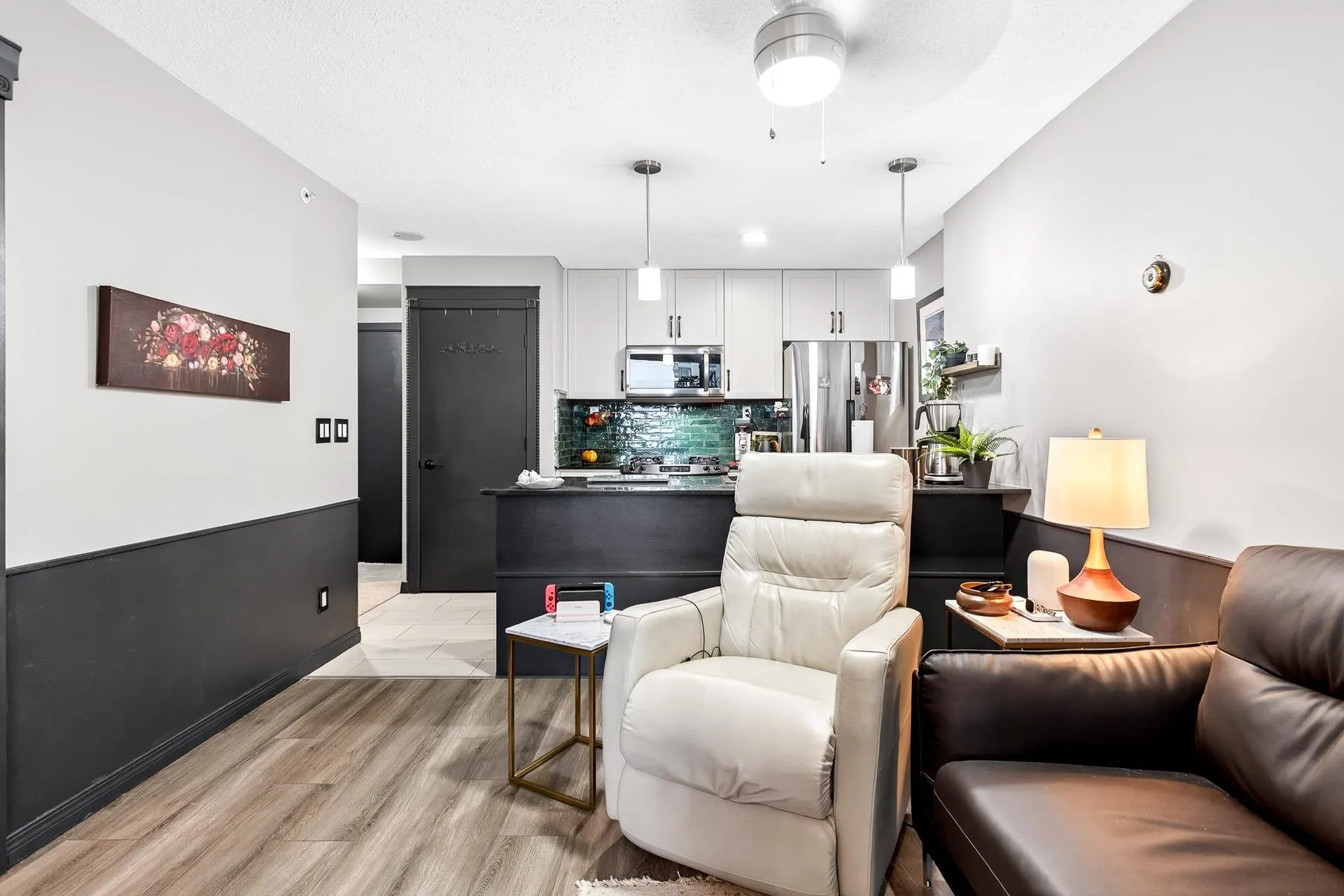 1101 7178 Collier Street