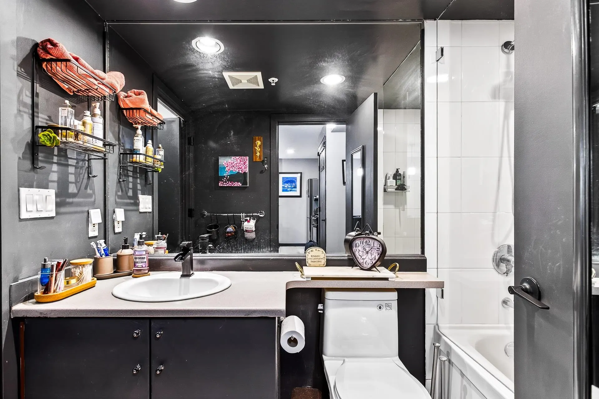 1101 7178 Collier Street