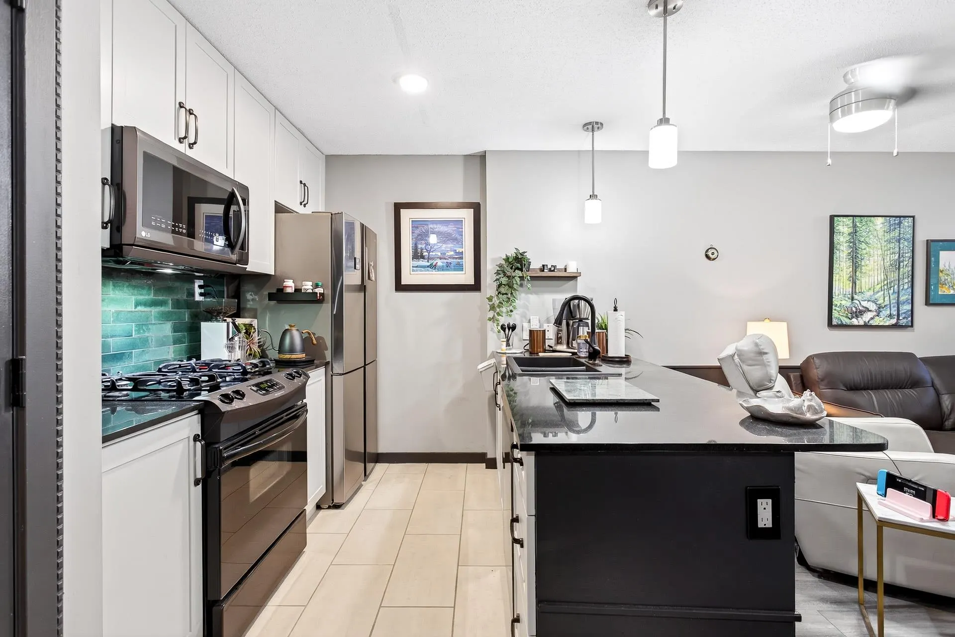 1101 7178 Collier Street