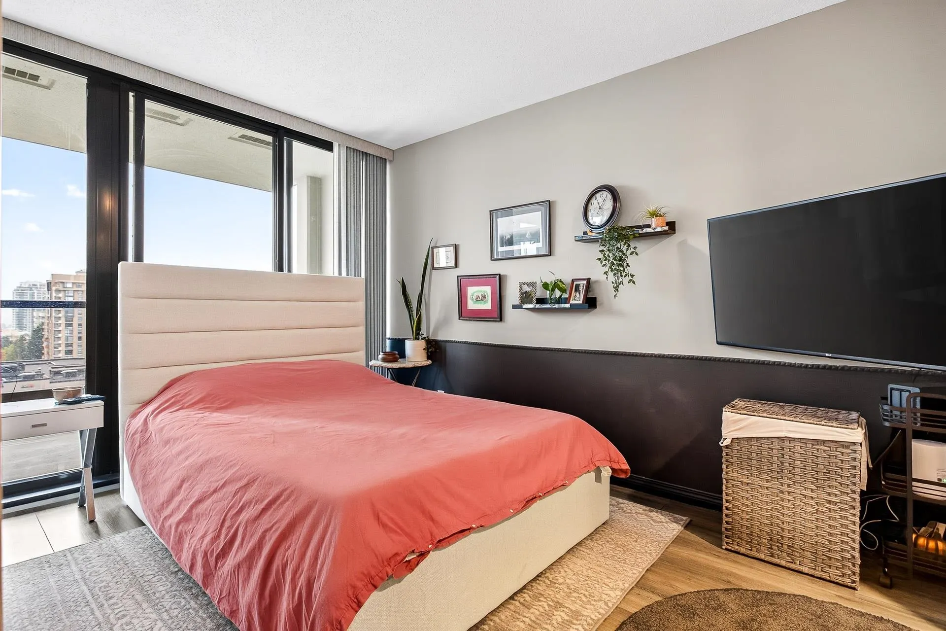 1101 7178 Collier Street