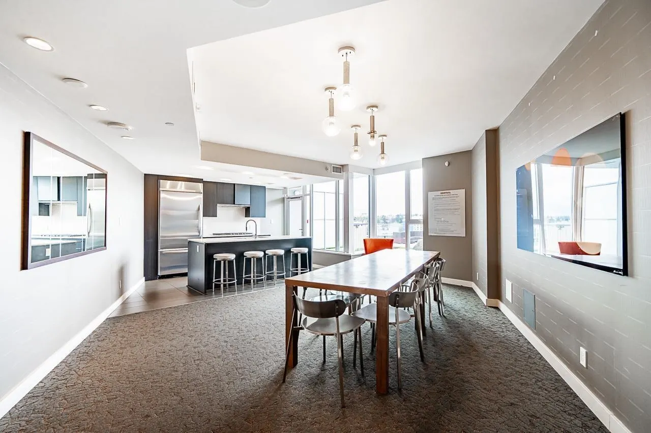 206 1618 Quebec Street