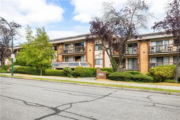 301 1235 W 15th Avenue