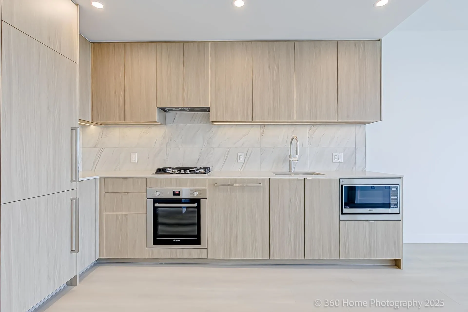 2304 626 Claremont Street