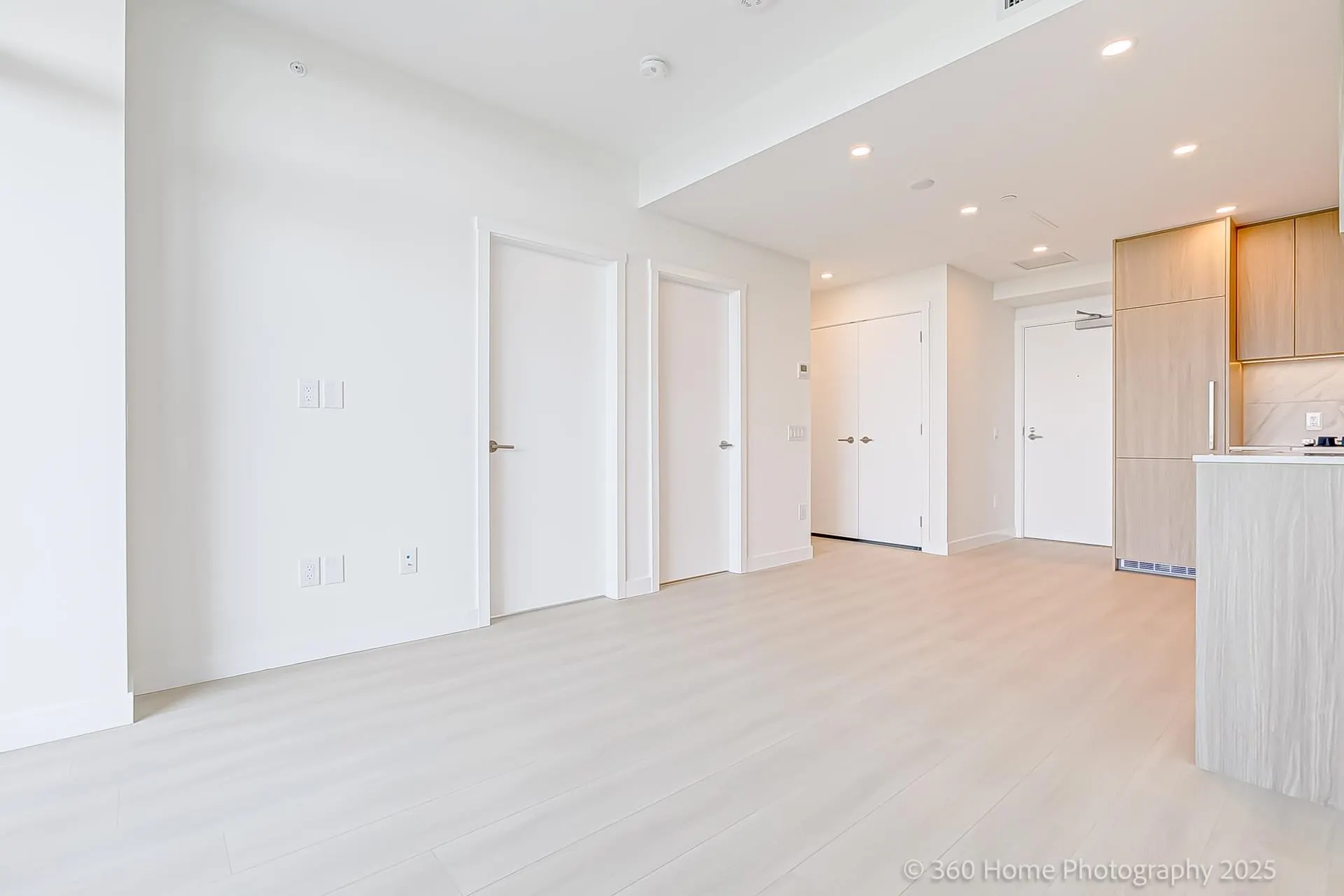 2304 626 Claremont Street