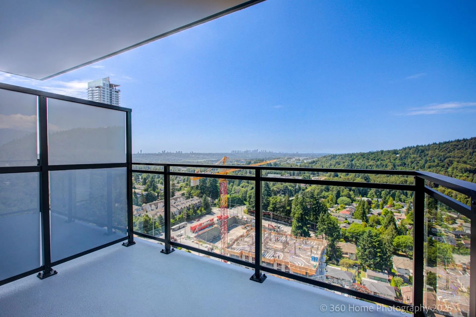 2304 626 Claremont Street