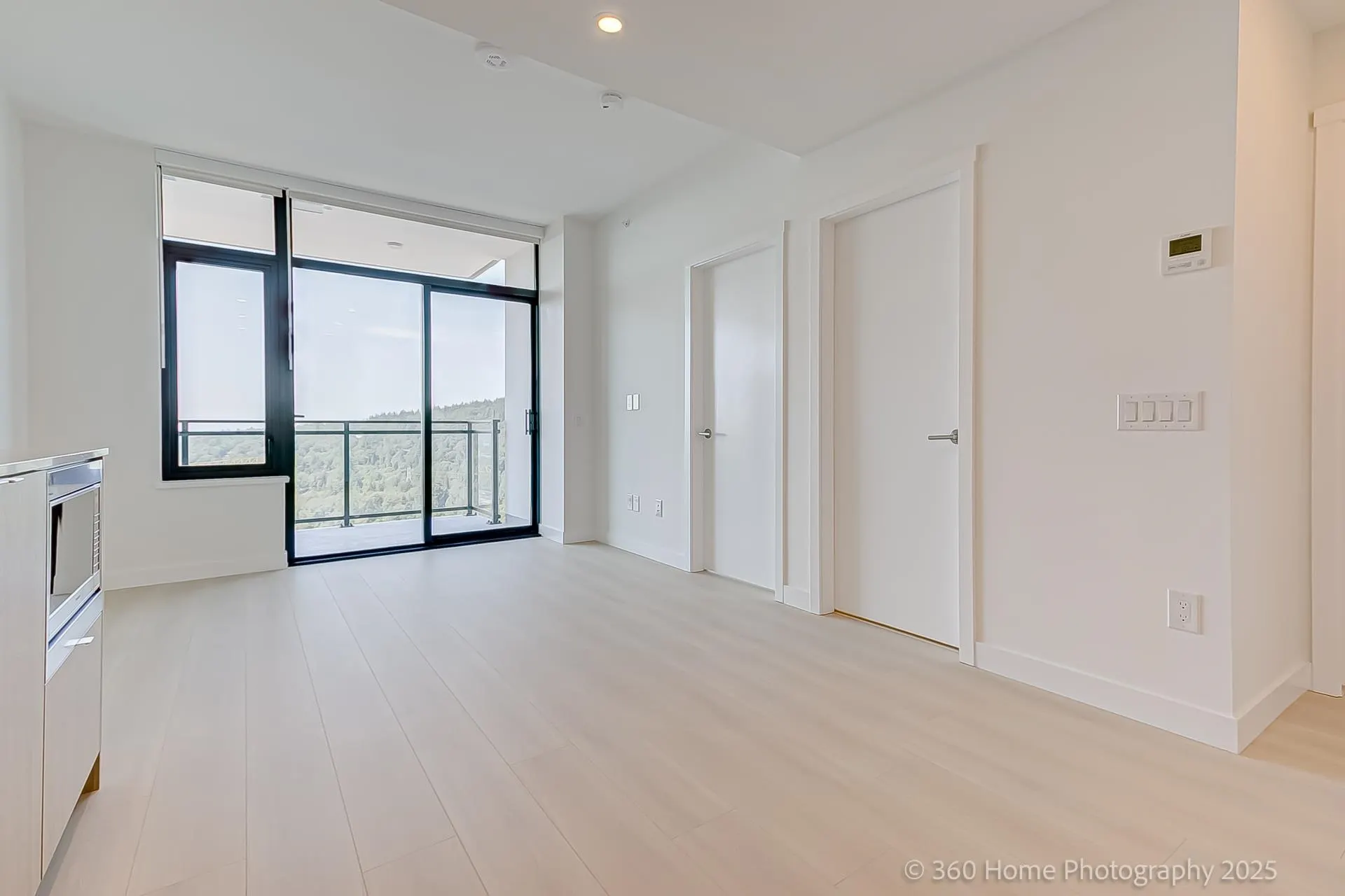 2304 626 Claremont Street