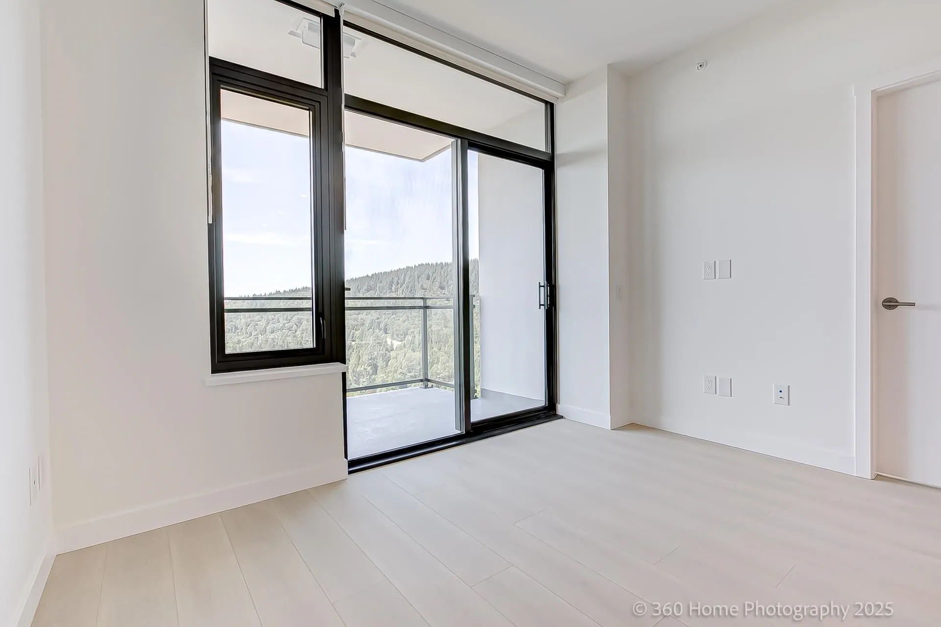 2304 626 Claremont Street