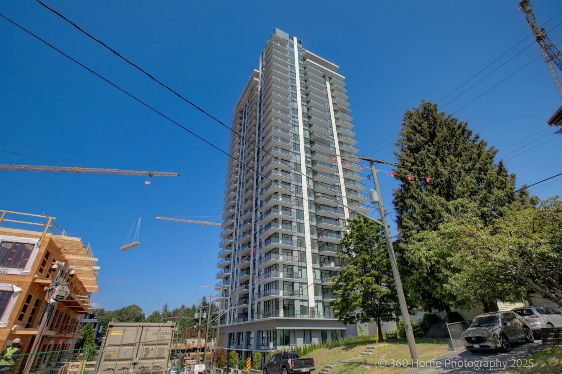 2304 626 Claremont Street