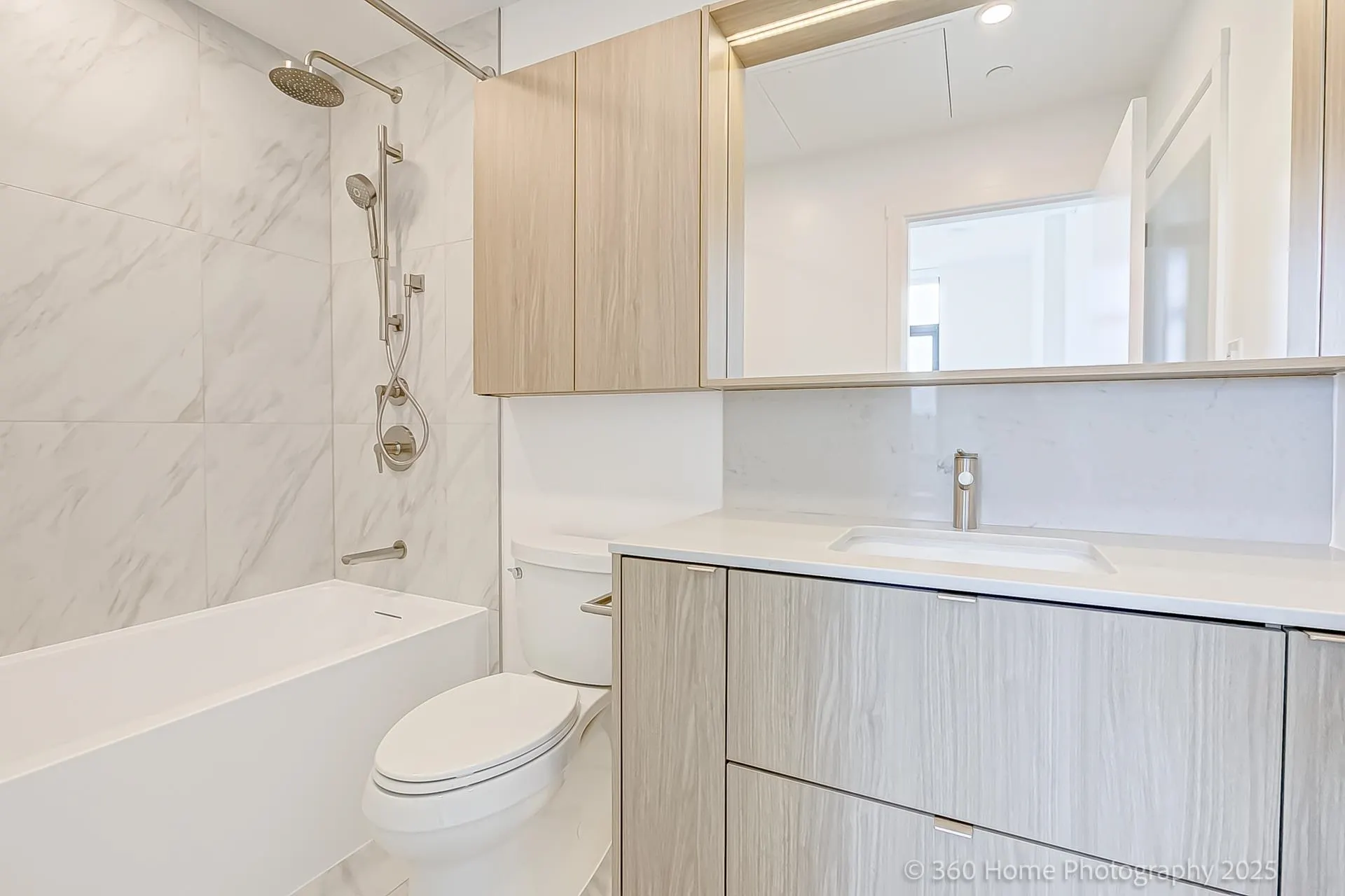 2304 626 Claremont Street