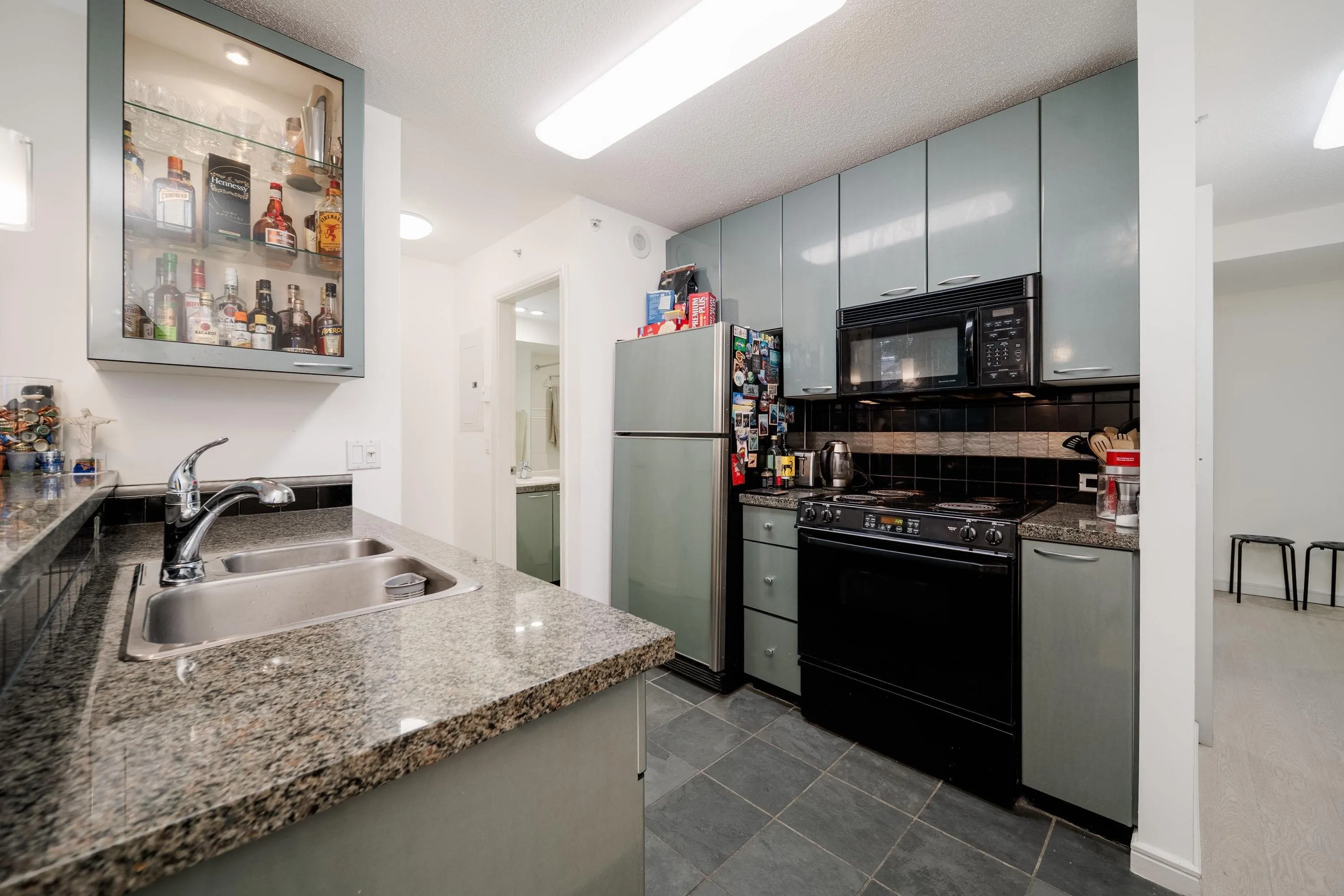 305 1068 Hornby Street