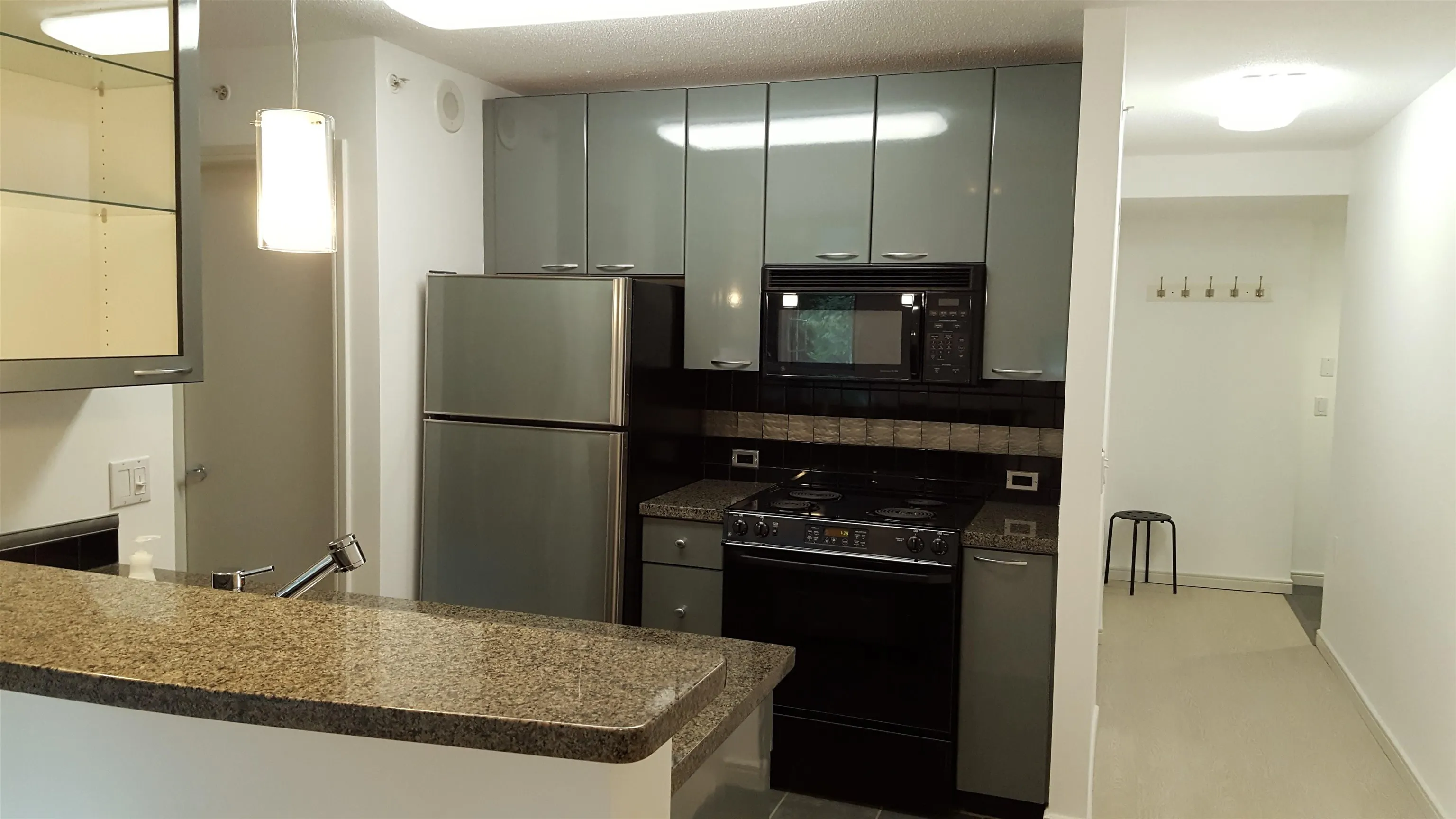 305 1068 Hornby Street