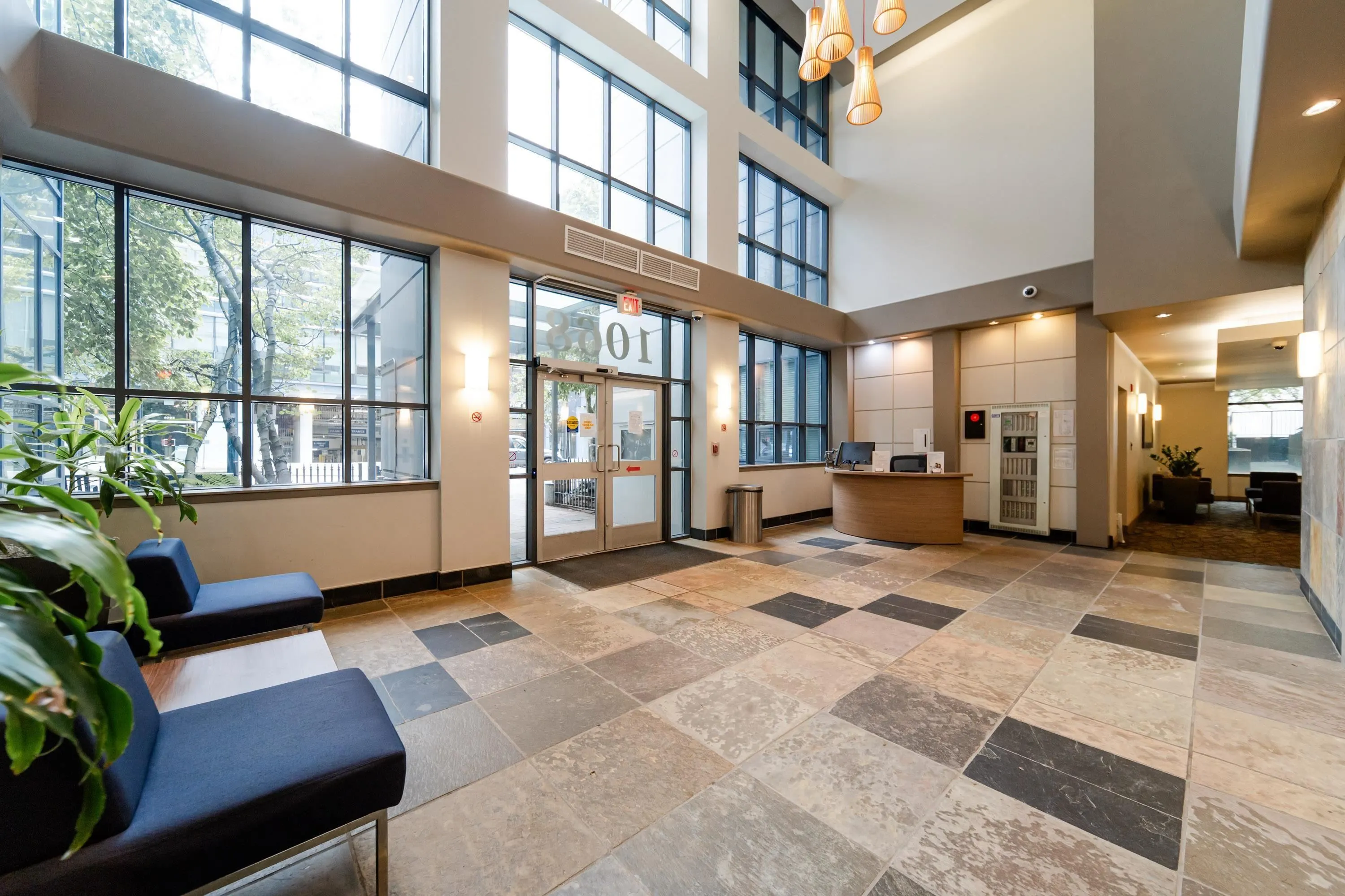 305 1068 Hornby Street