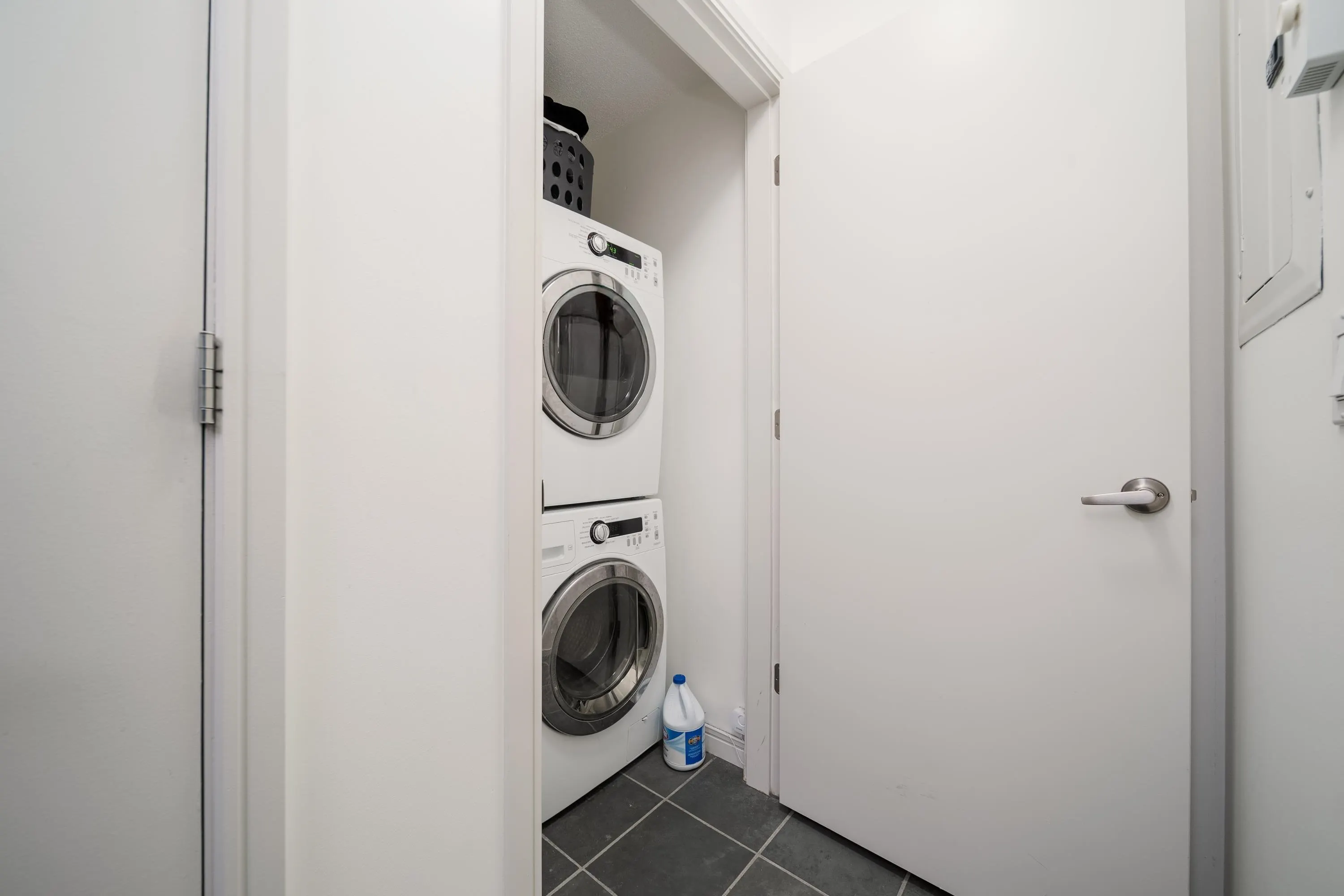 305 1068 Hornby Street