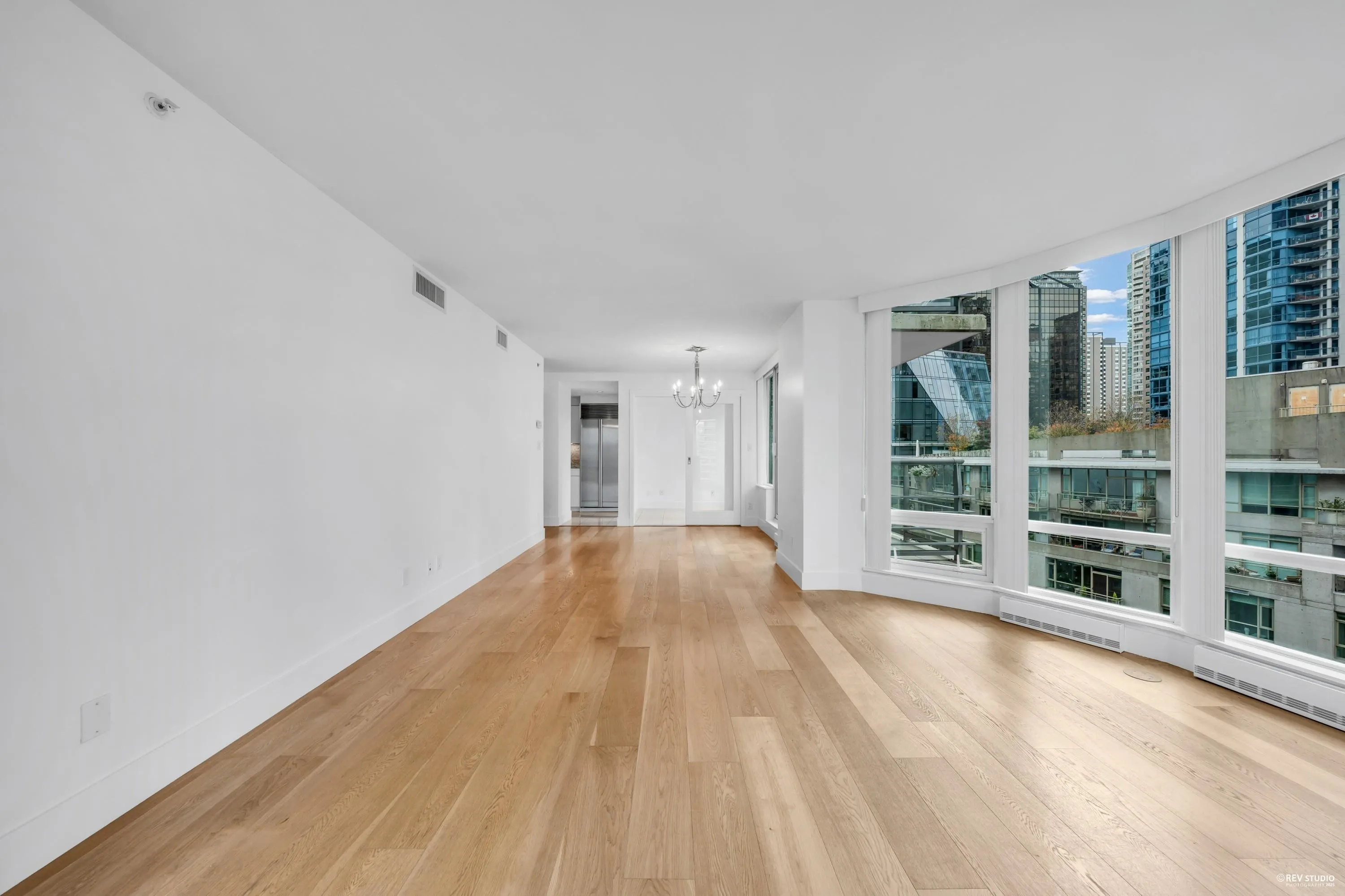 806 590 Nicola Street