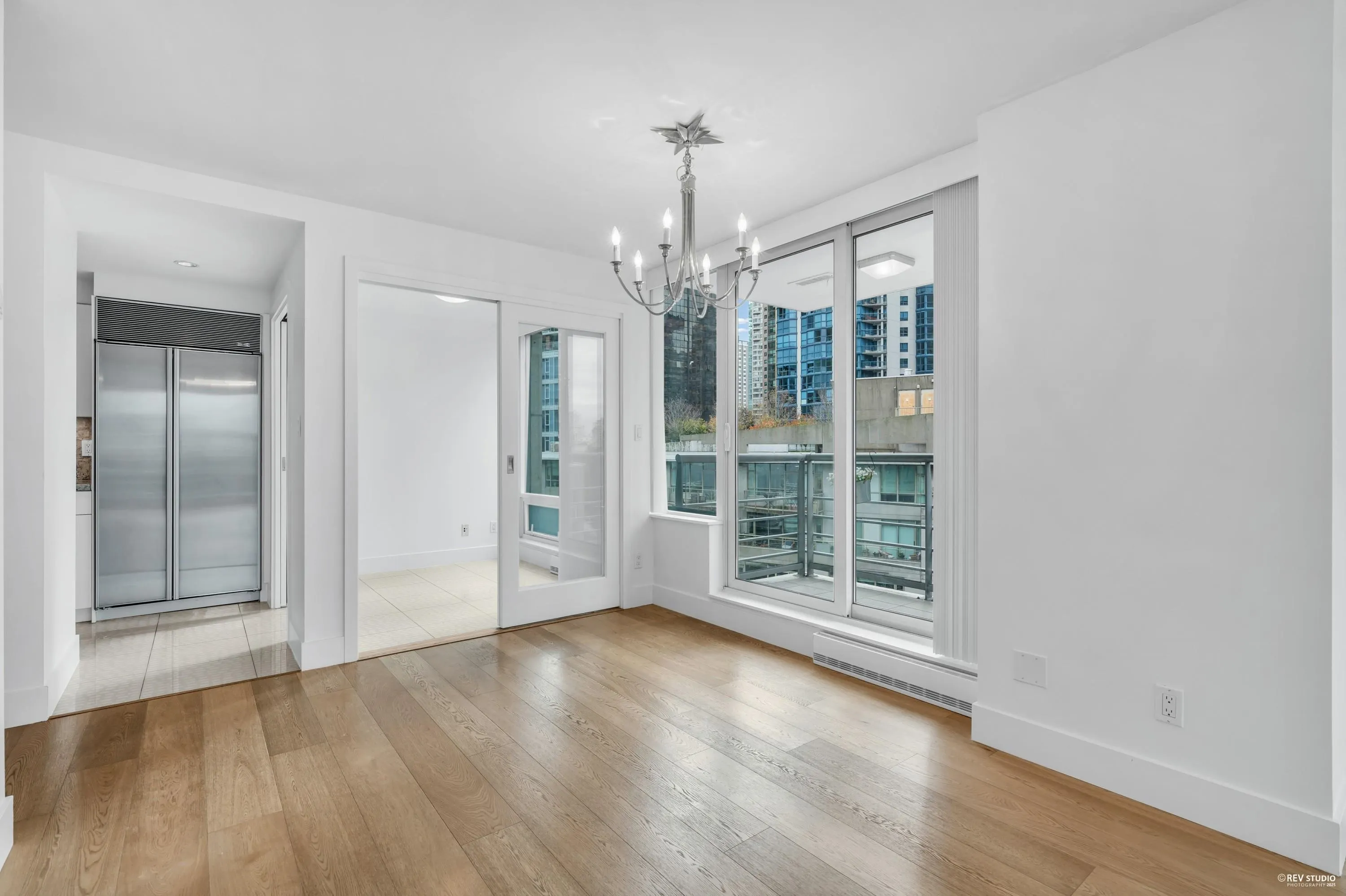 806 590 Nicola Street