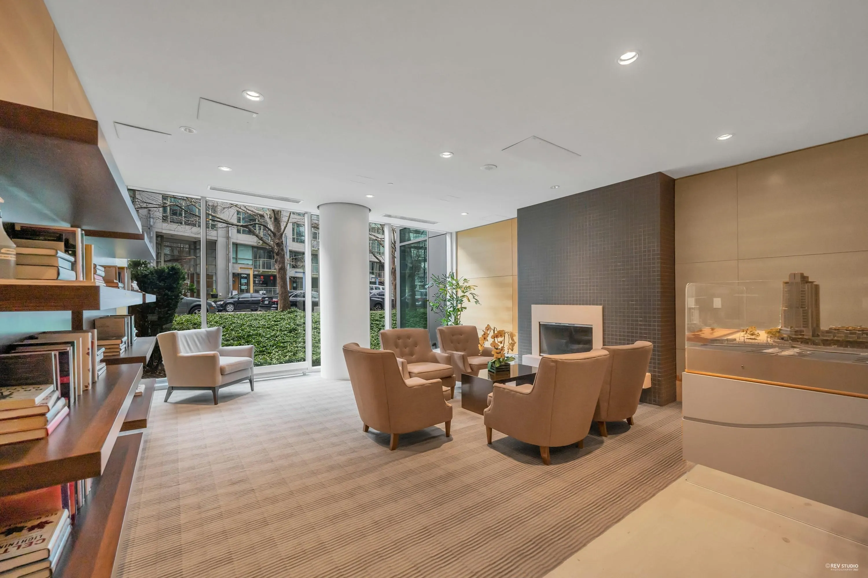 806 590 Nicola Street