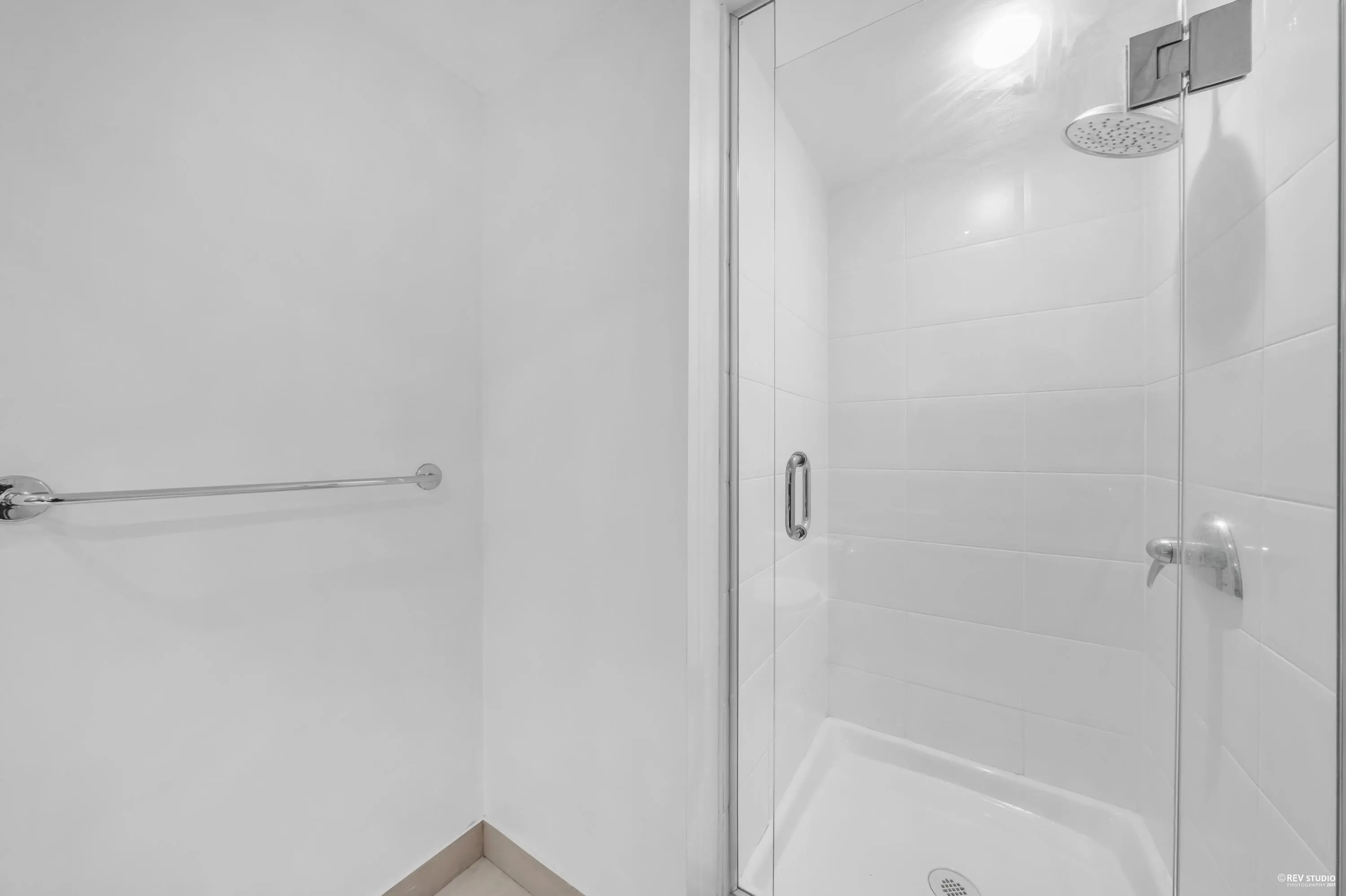 806 590 Nicola Street