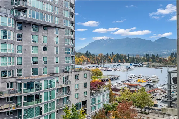 806 590 Nicola Street