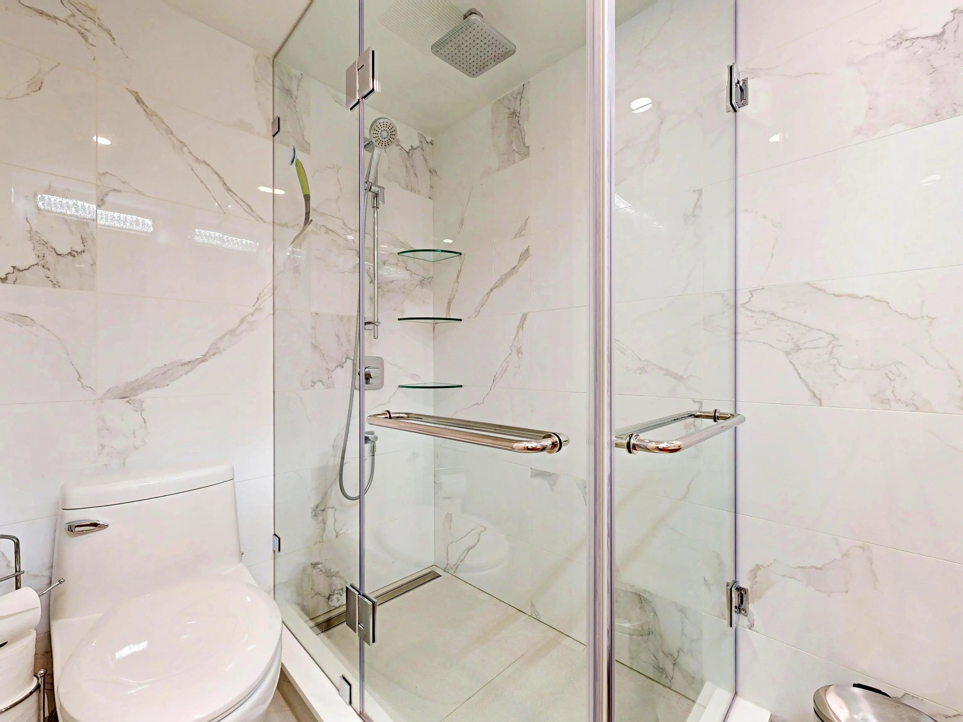 202 1555 Eastern Avenue